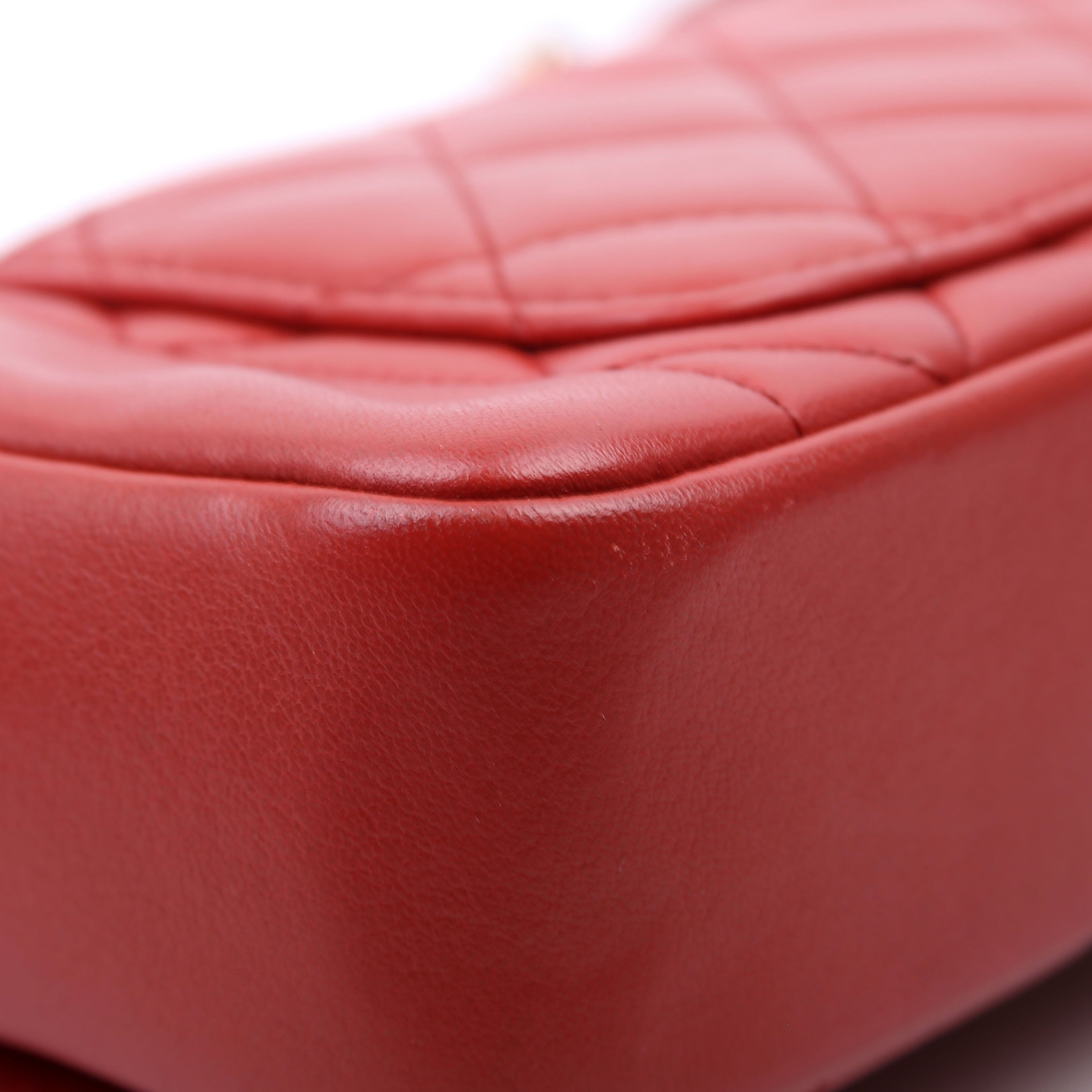 Vintage Flap Bag Medium Lambskin 20M Red