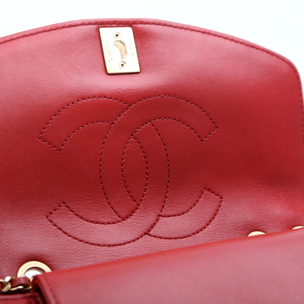 Vintage Flap Bag Medium Lambskin 20M Red