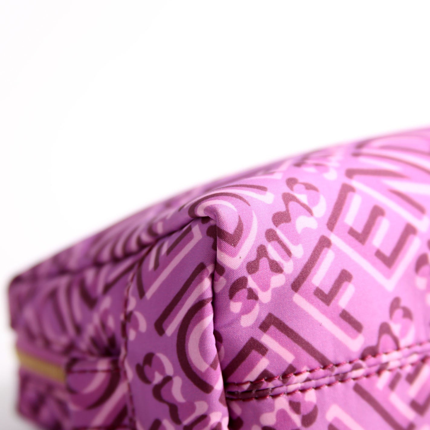 8N0172 X Skims Nylon Trapezoid Beauty Pouch Small Purple