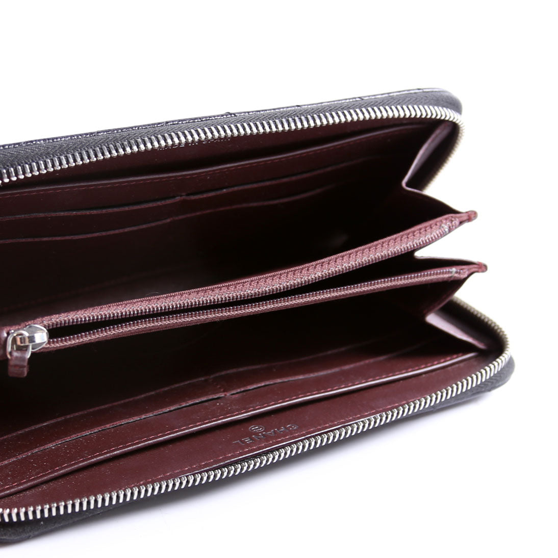 Chevron Zip Around Wallet 25M Black