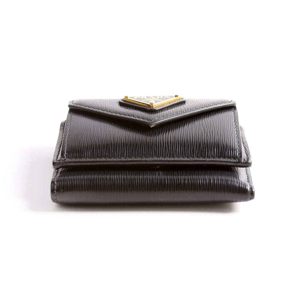 1MH021 Vitello Move Tri-Fold Wallet Black