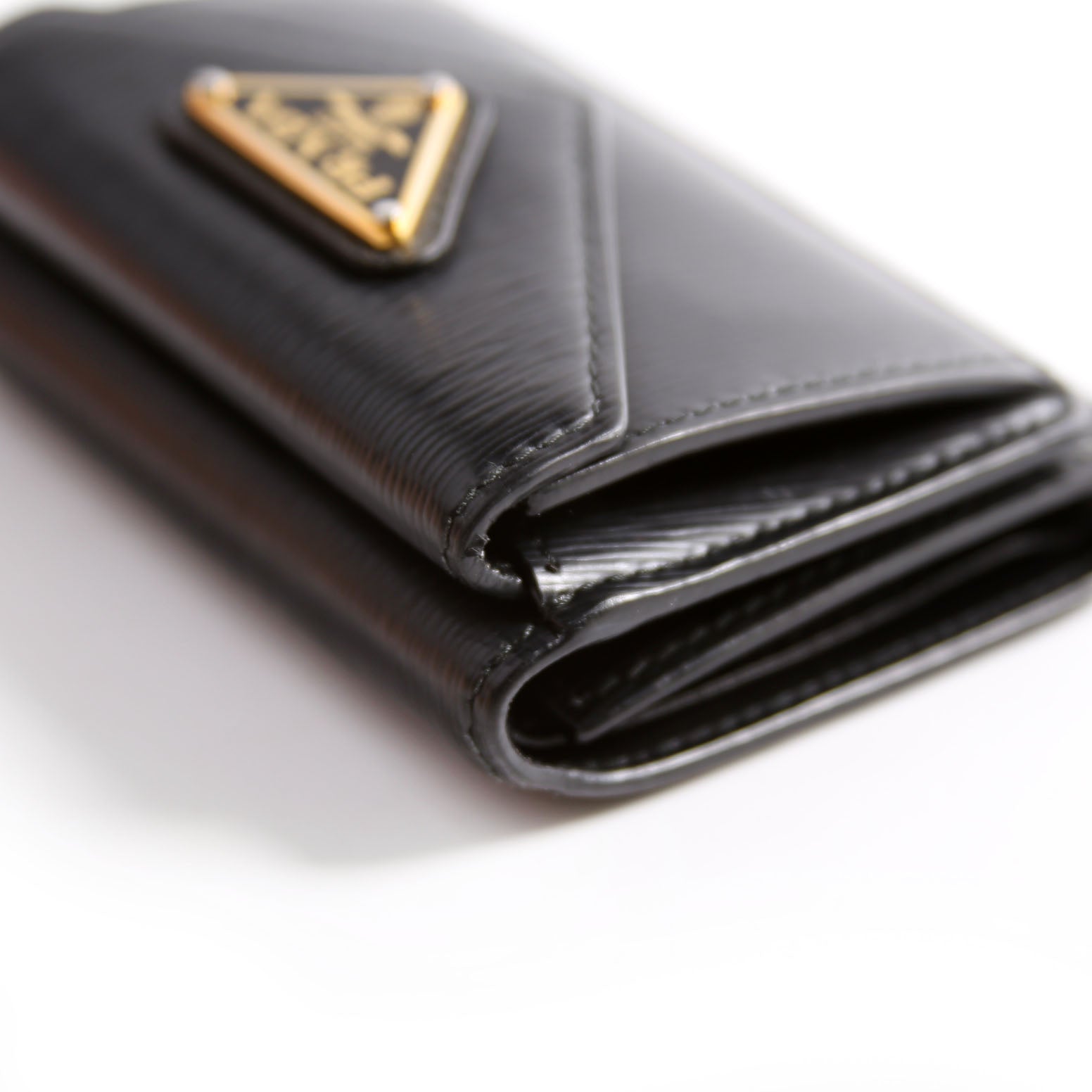 1MH021 Vitello Move Tri-Fold Wallet Black