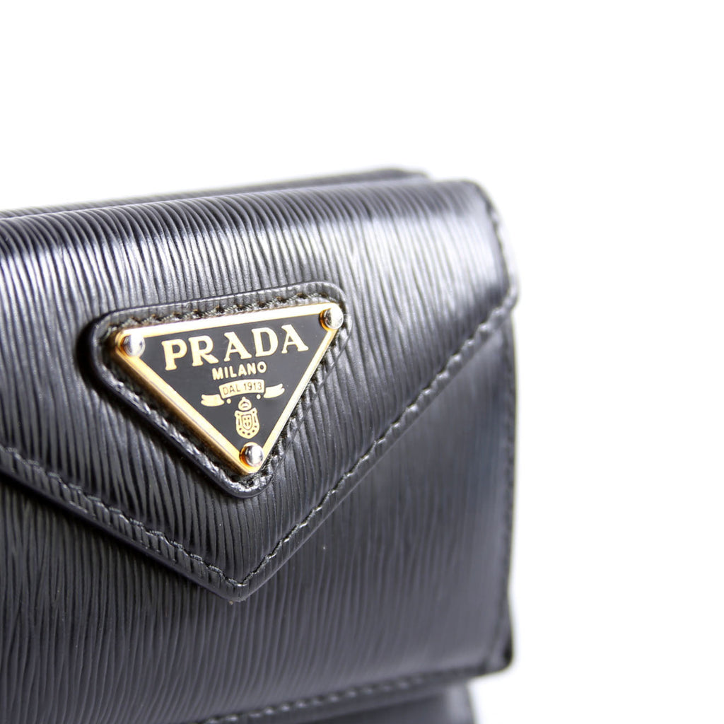 1MH021 Vitello Move Tri-Fold Wallet Black