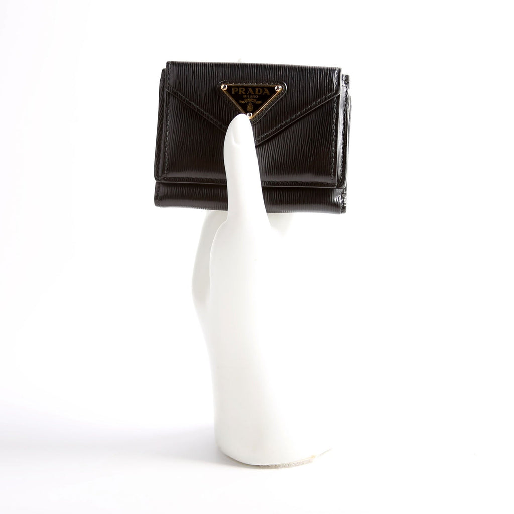 1MH021 Vitello Move Tri-Fold Wallet Black