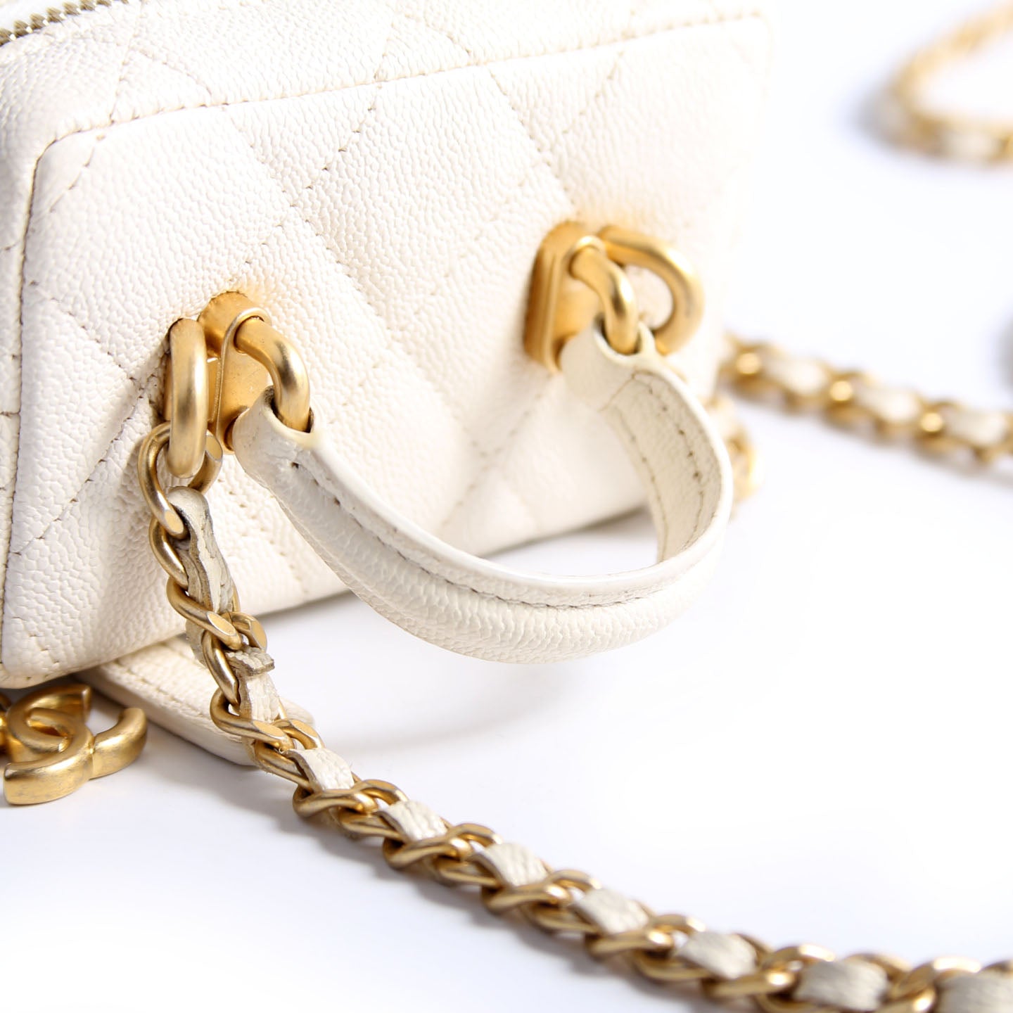 Mini Top Handle Vanity With Chain Caviar 30M White