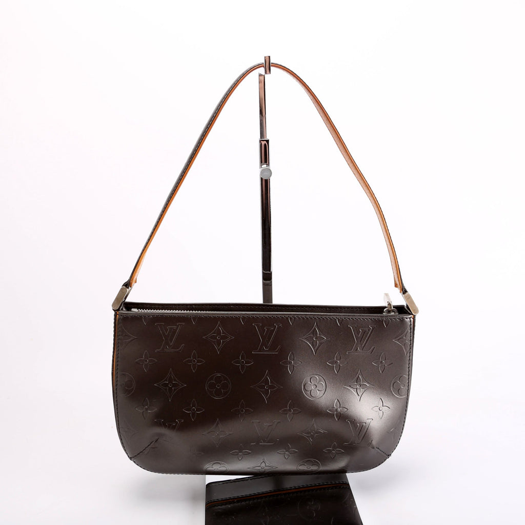 hold Fowler Monogram Matte Leather Gray