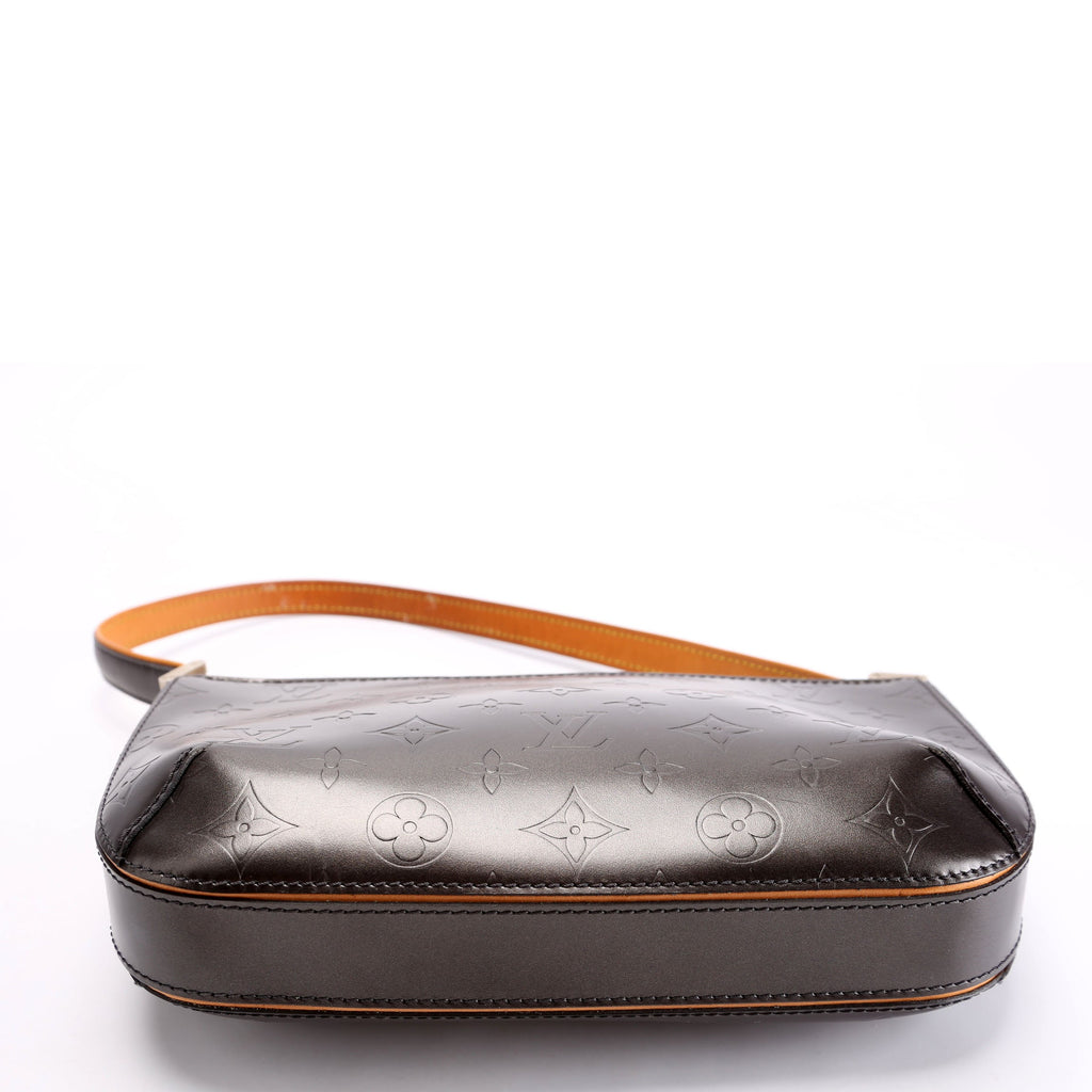 hold Fowler Monogram Matte Leather Gray
