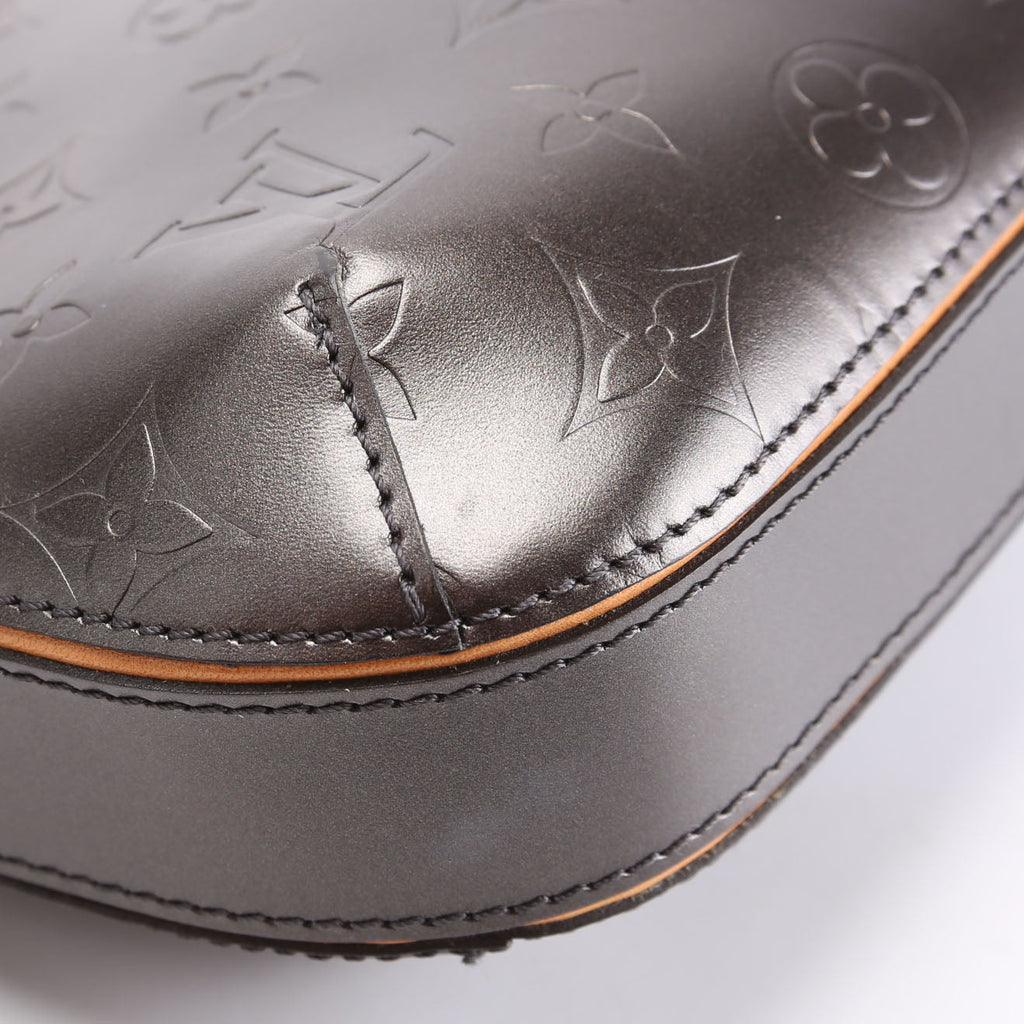 hold Fowler Monogram Matte Leather Gray
