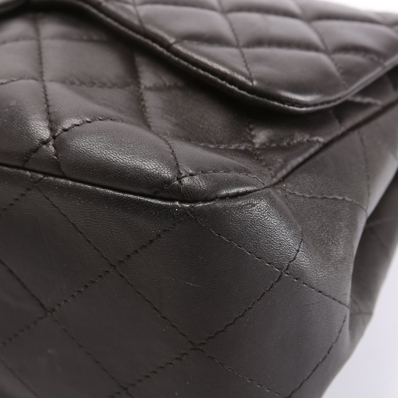 Classic Flap Jumbo Lambskin 10-13M Black