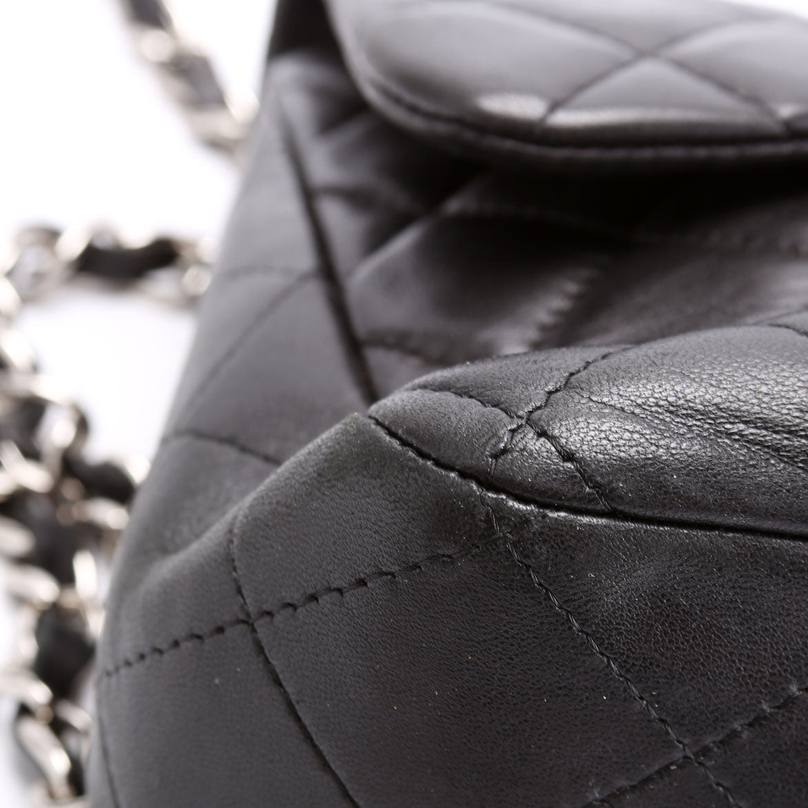 Classic Flap Jumbo Lambskin 10-13M Black