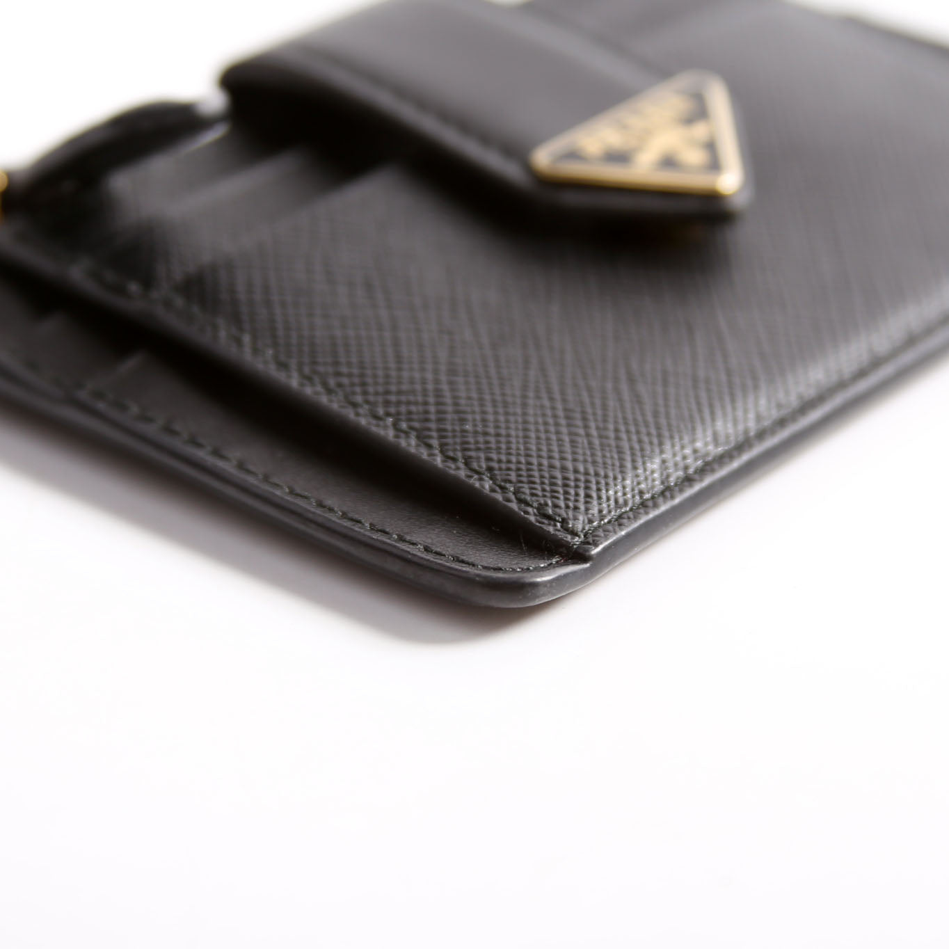 1MC038 Saffiano Triangle Logo Zip Card Case Black