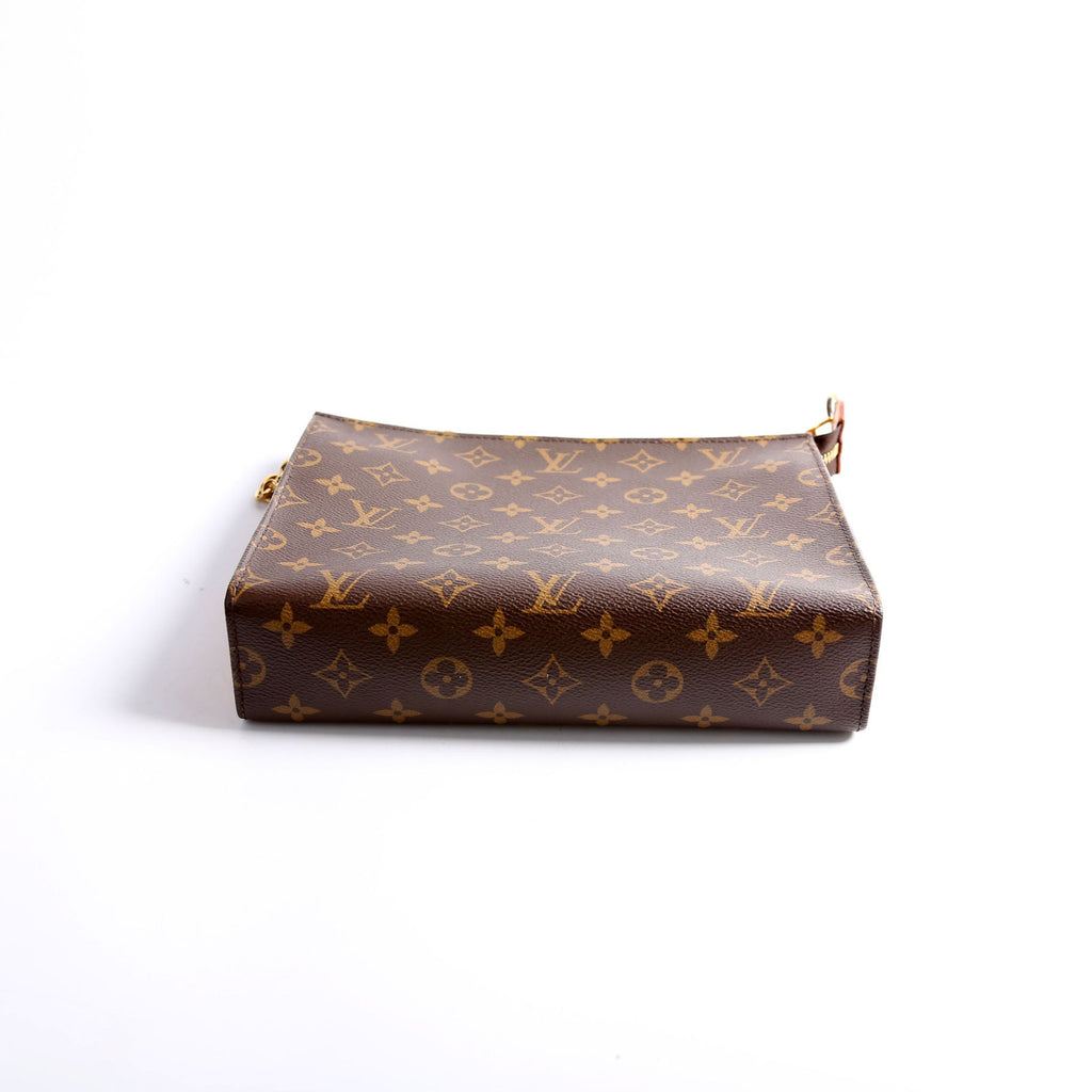 Toiletry Pouch On Chain Brown