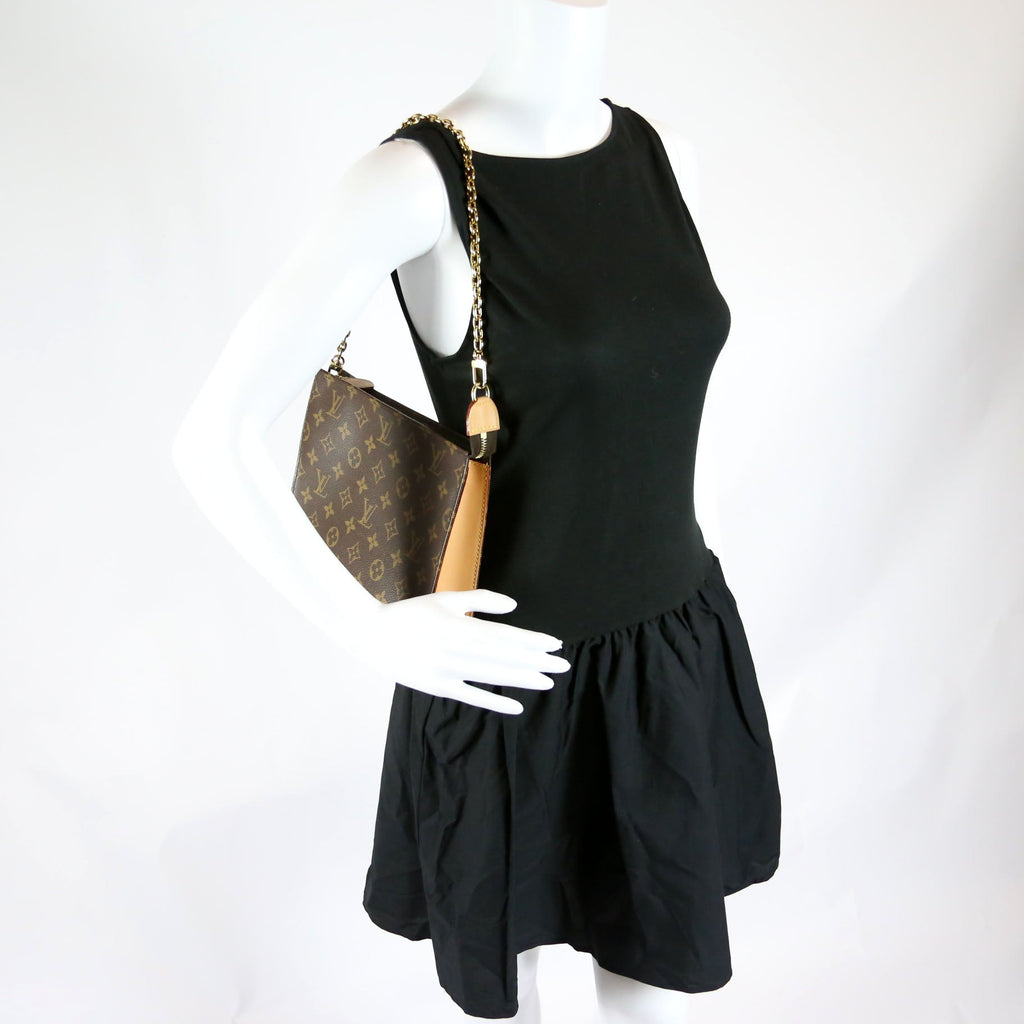 Toiletry Pouch On Chain Brown