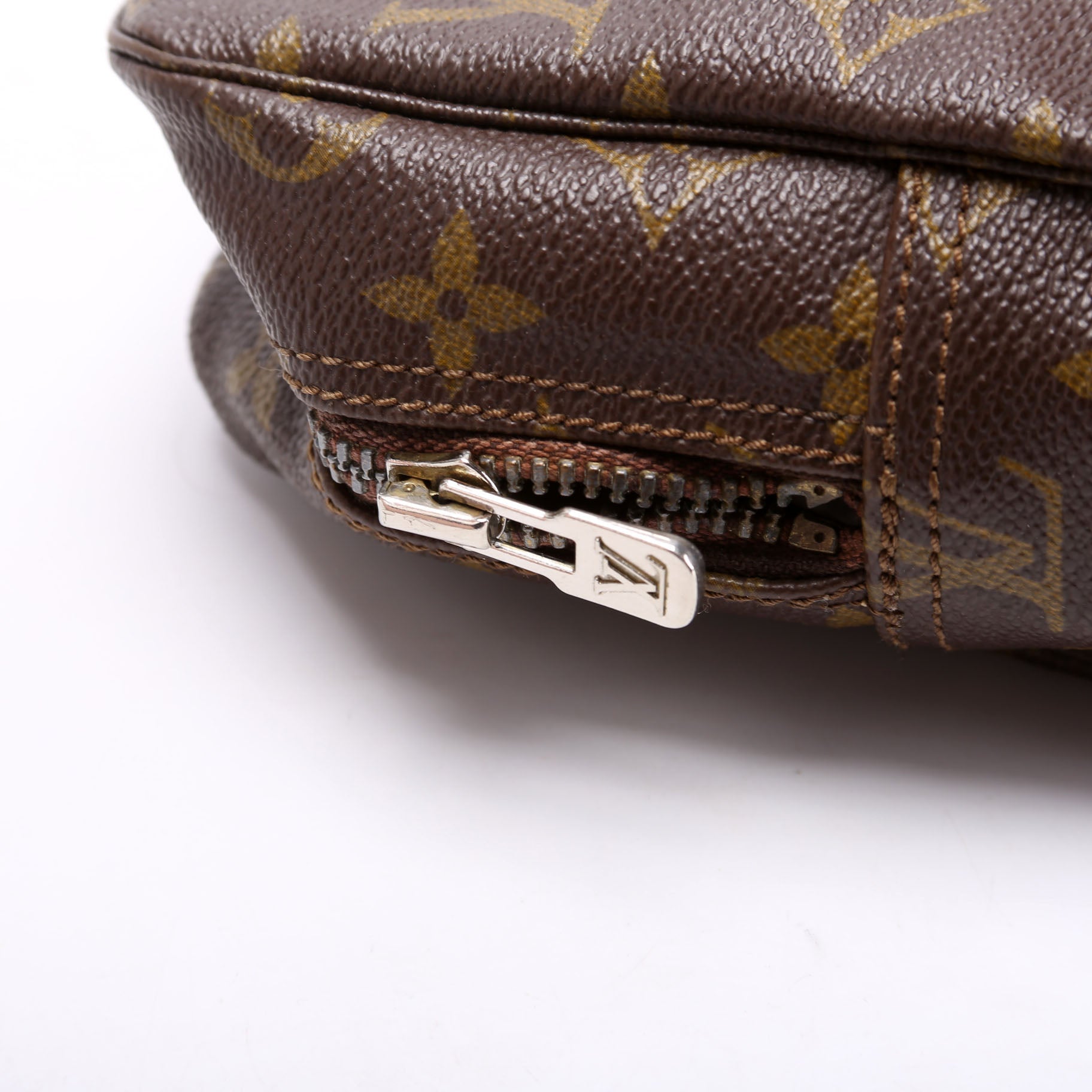Trousse Toilette 28 Monogram