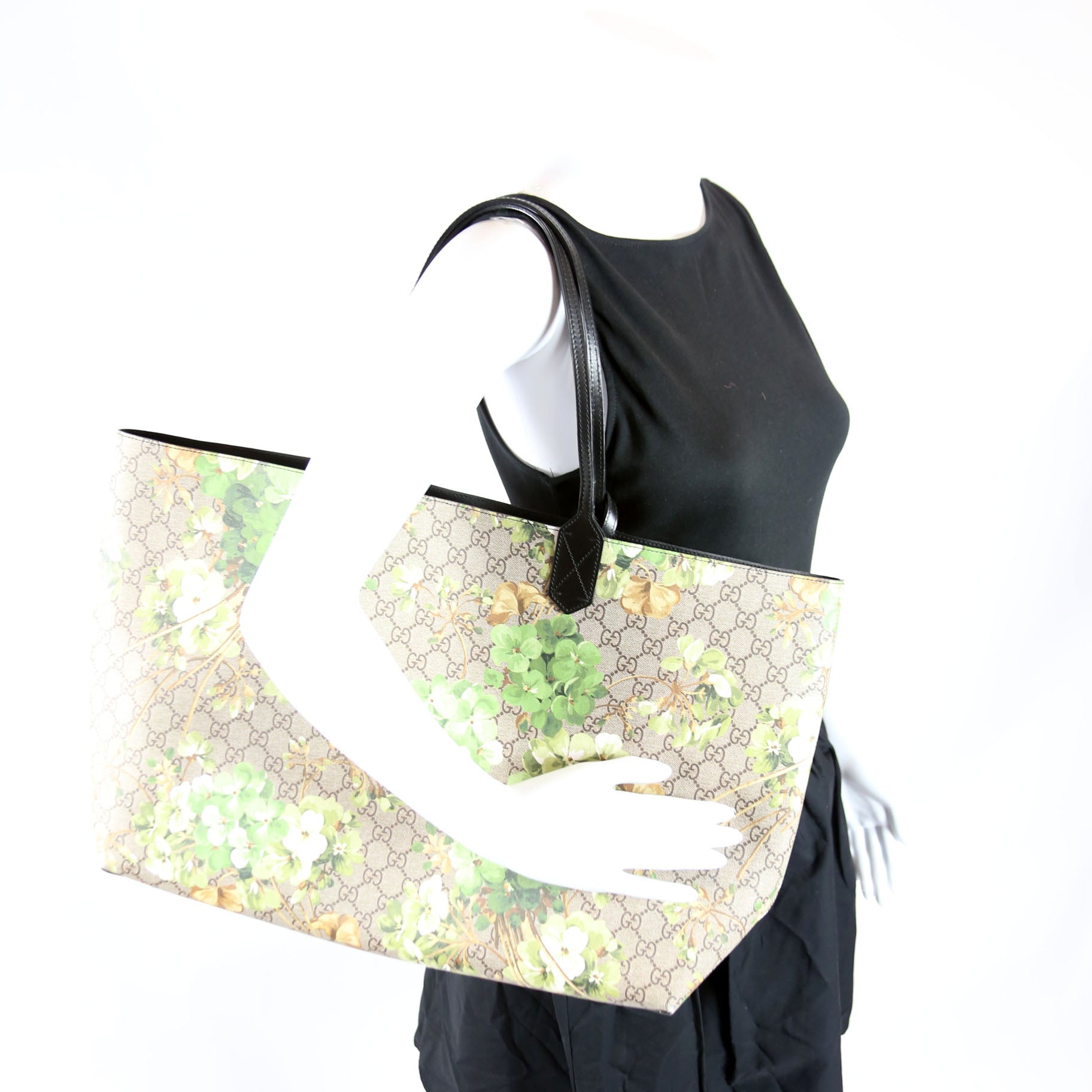 368568 GG Blooms Reverse Medium Tote Beige/Green/Black