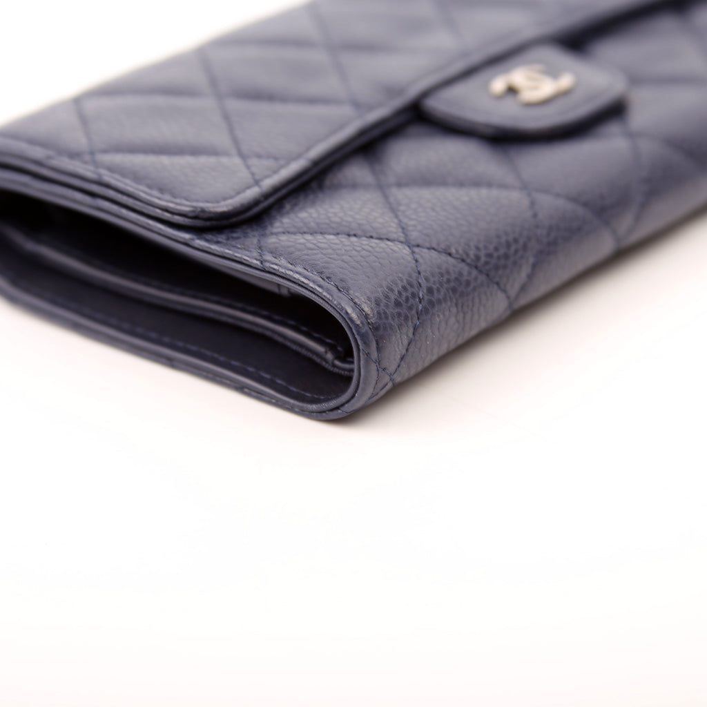 Classic Flap Wallet Long Caviar Navy