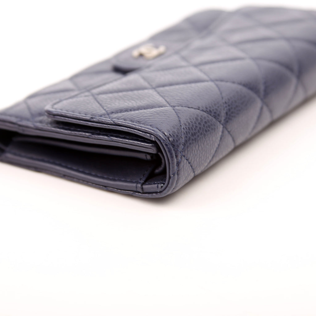 Classic Flap Wallet Long Caviar Navy