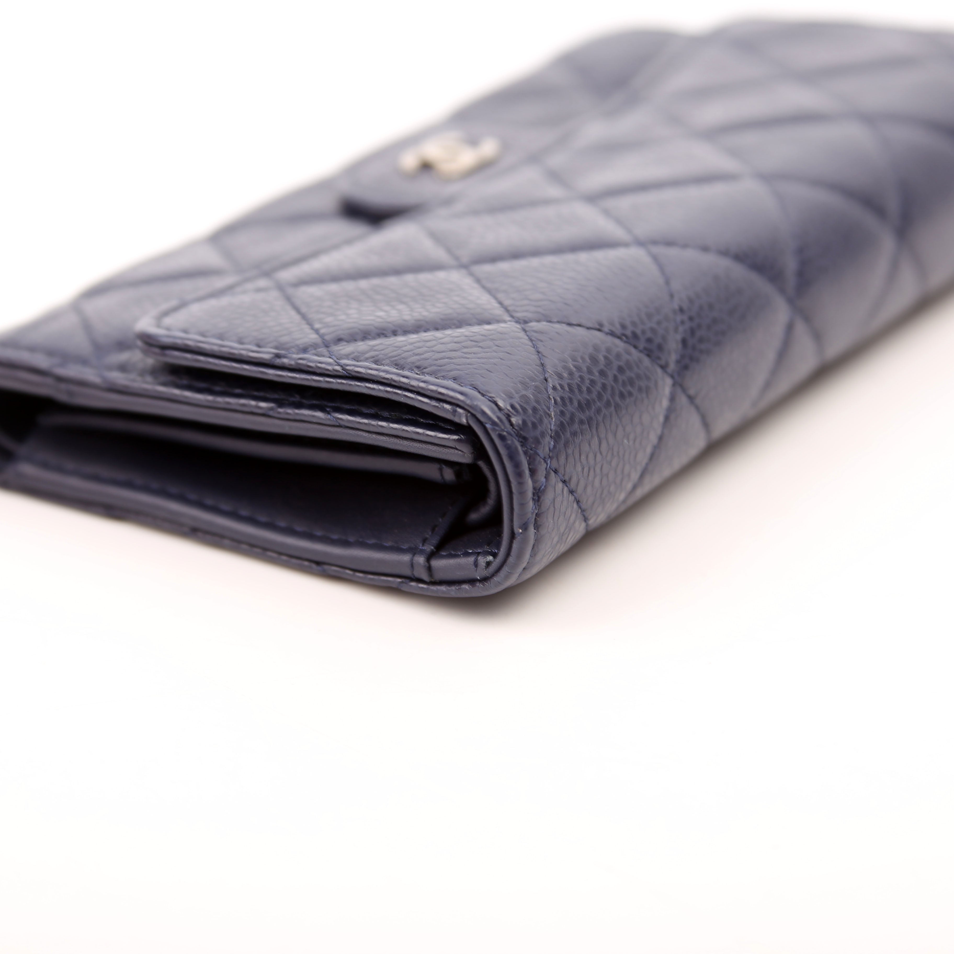 Classic Flap Wallet Long Caviar Navy