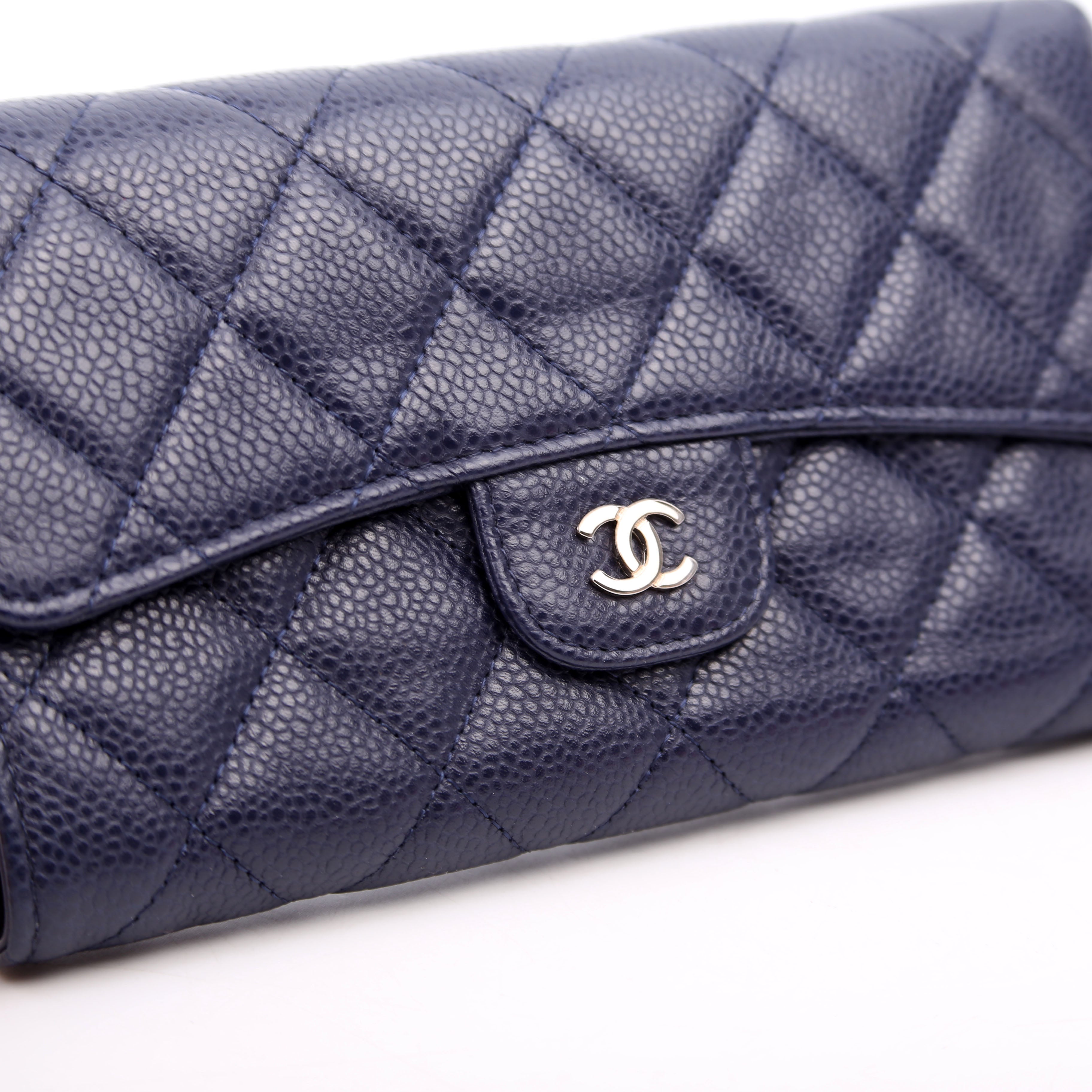 Classic Flap Wallet Long Caviar Navy
