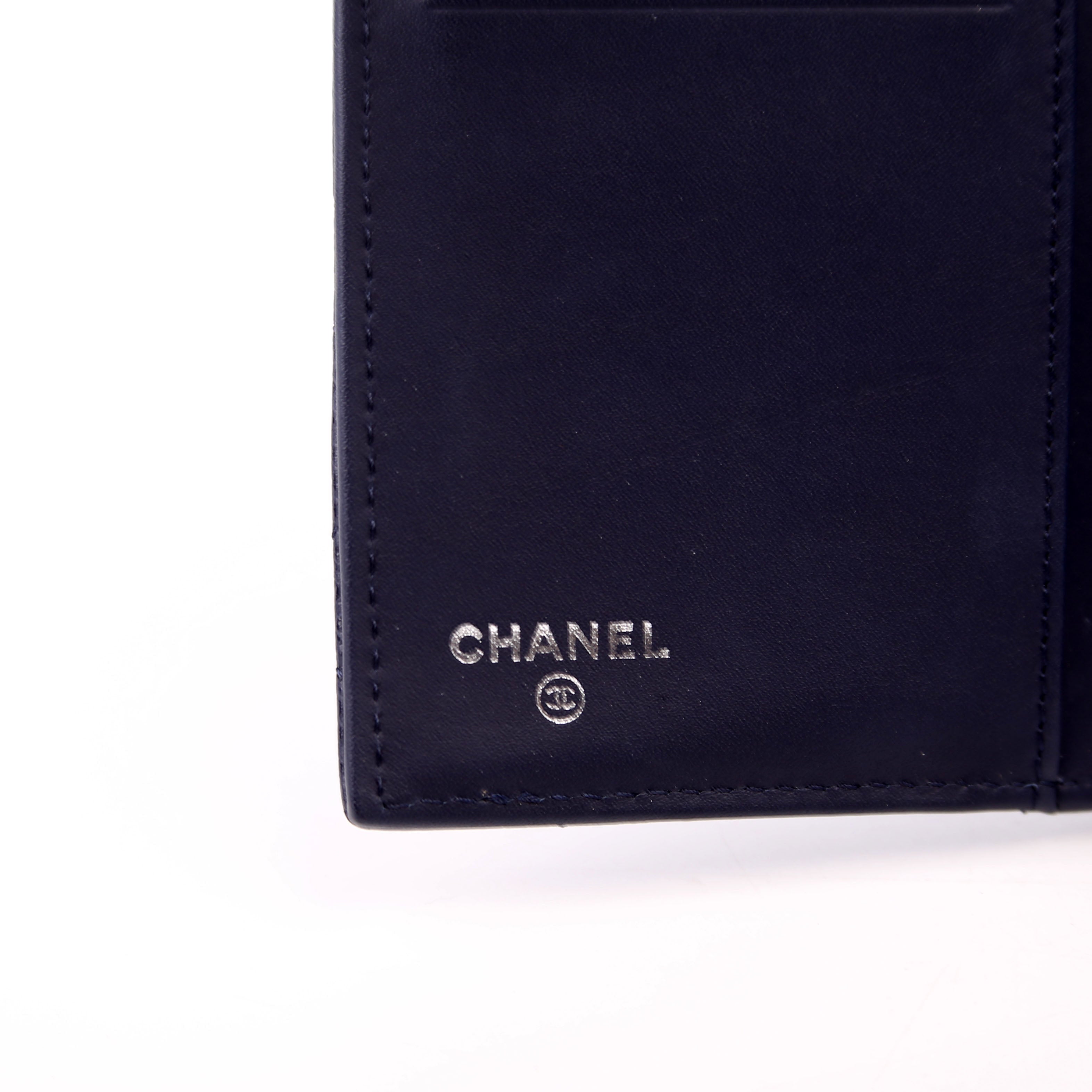 Classic Flap Wallet Long Caviar Navy