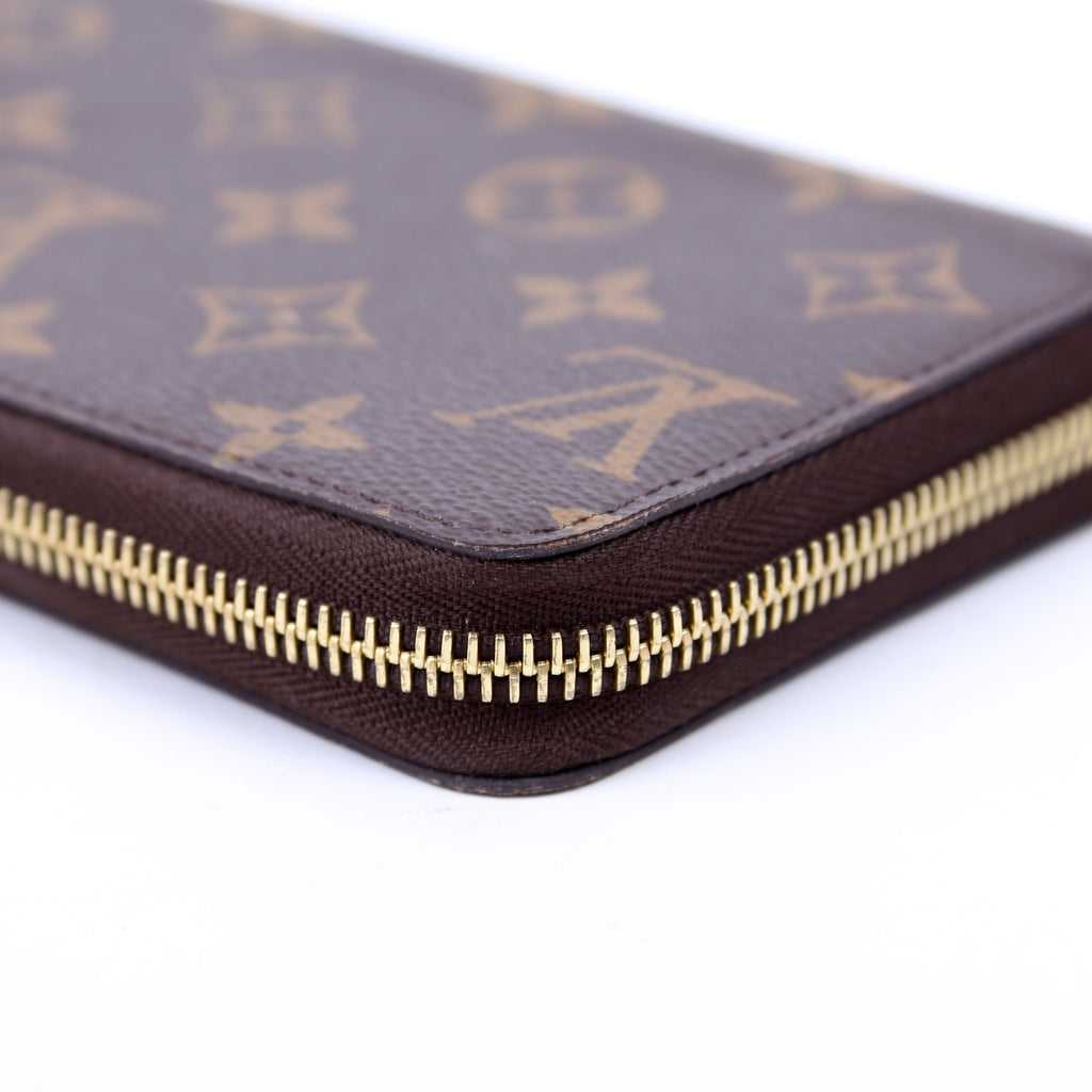 Zippy Wallet Monogram