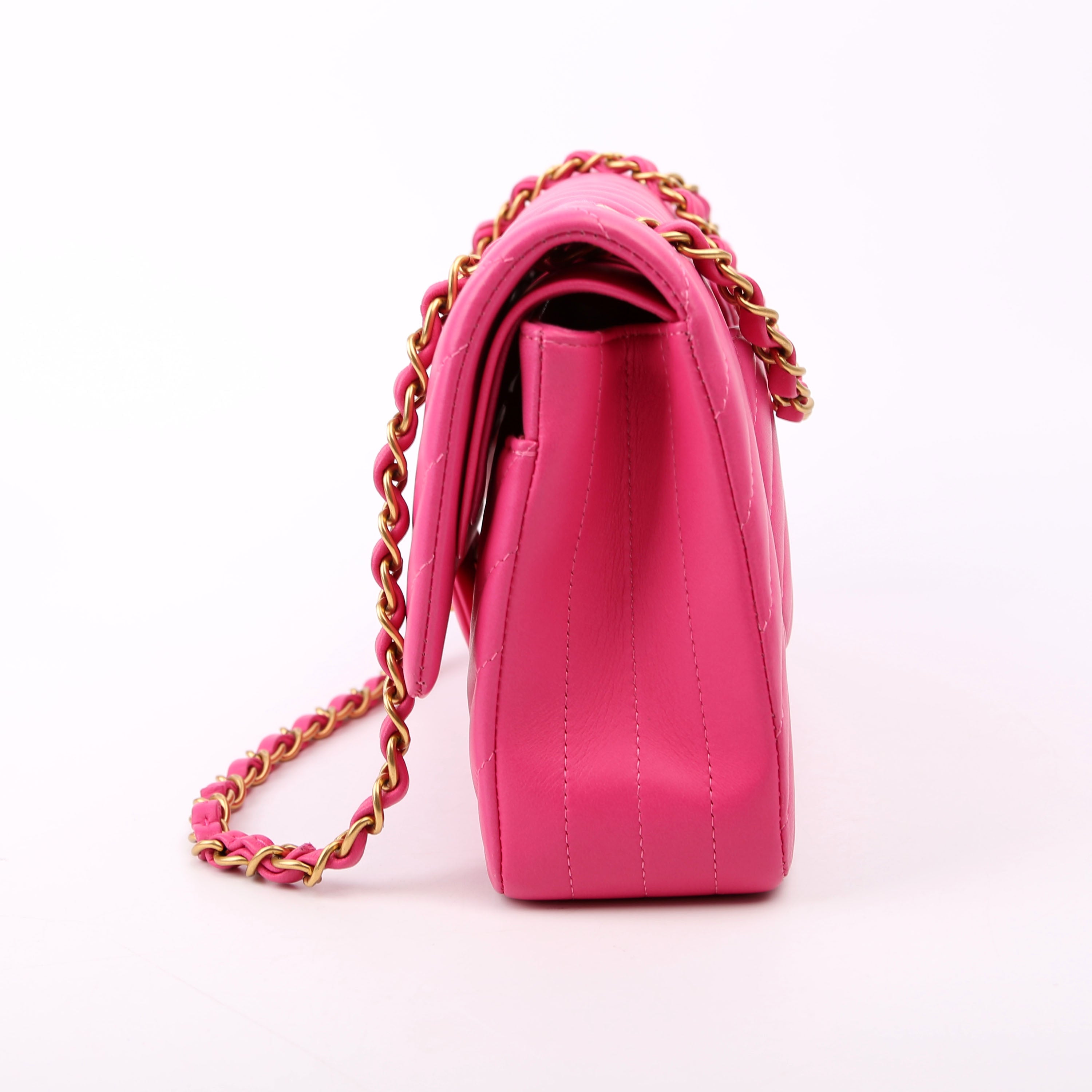 Classic Flap Medium Chevron Lambskin 21M Pink