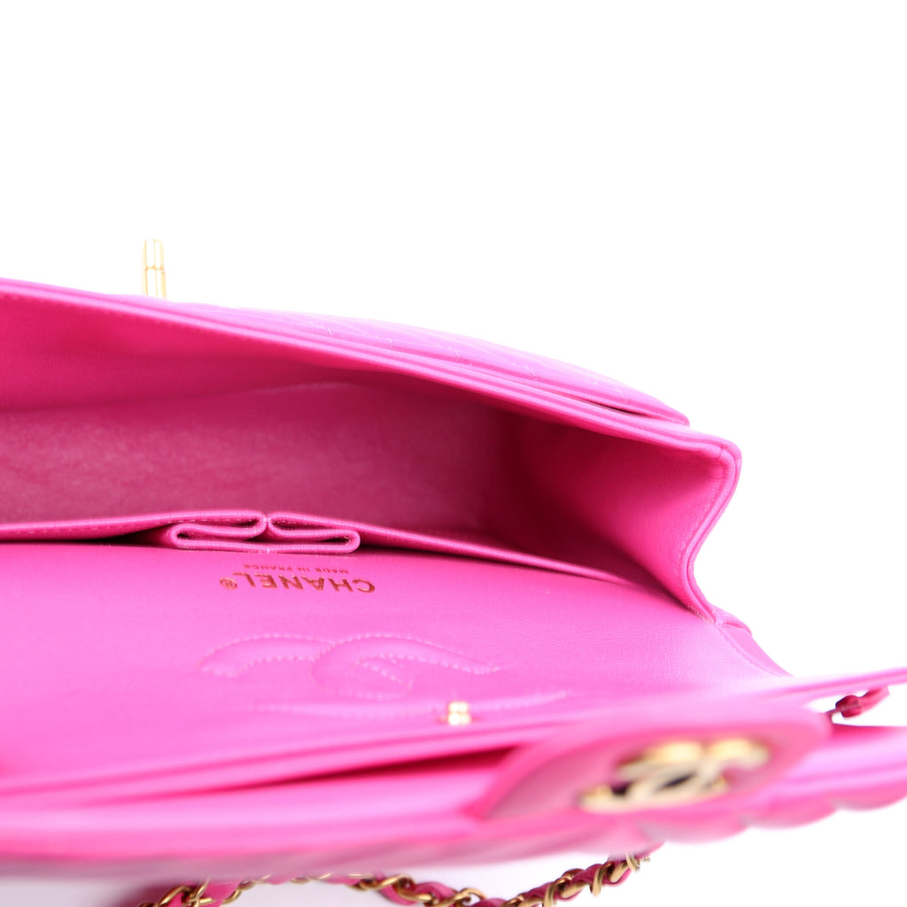 Classic Flap Medium Chevron Lambskin 21M Pink
