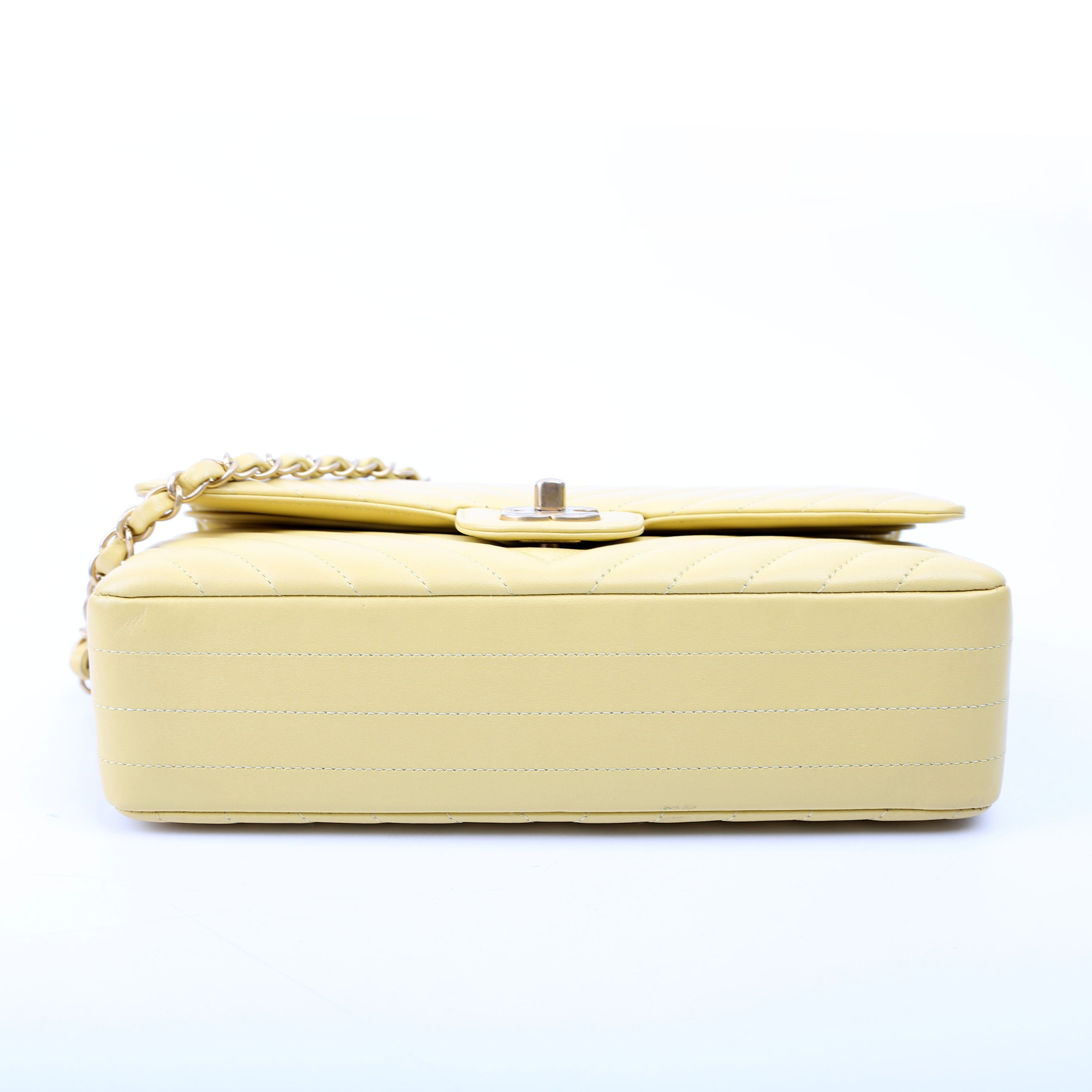 Classic Flap Medium Chevron Lambskin 28M Yellow