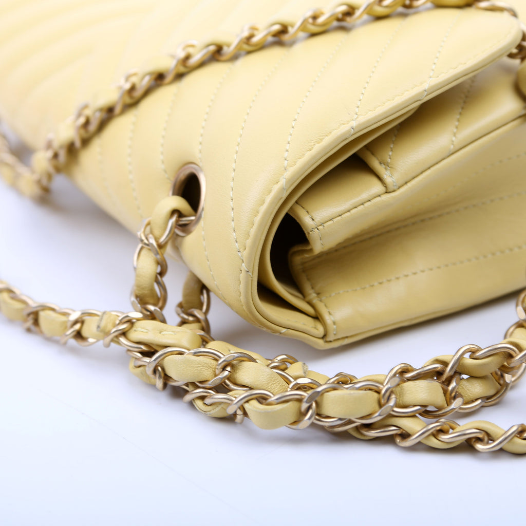 Classic Flap Medium Chevron Lambskin 28M Yellow