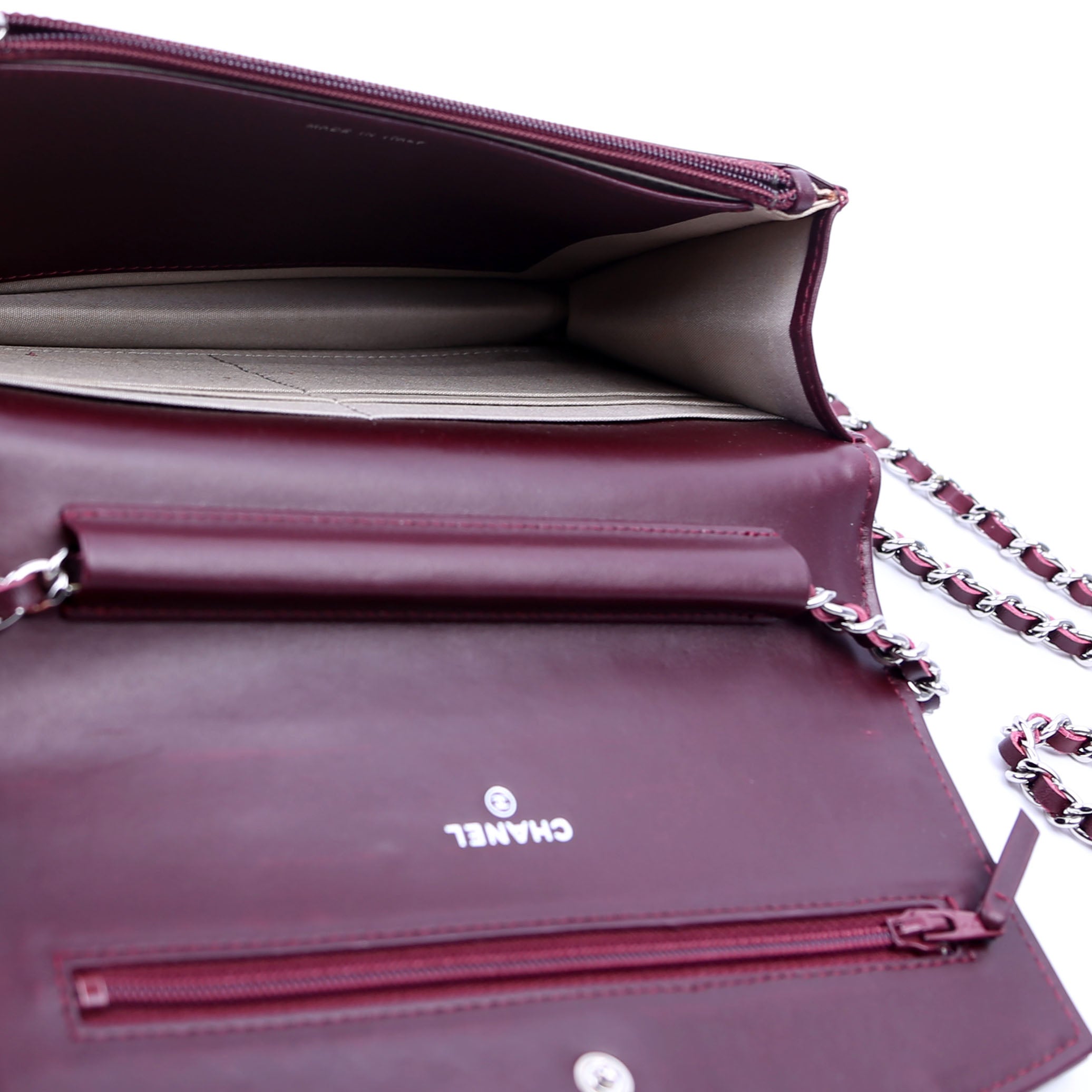 Classic Quilted Clutch Patent 18M Burgundy