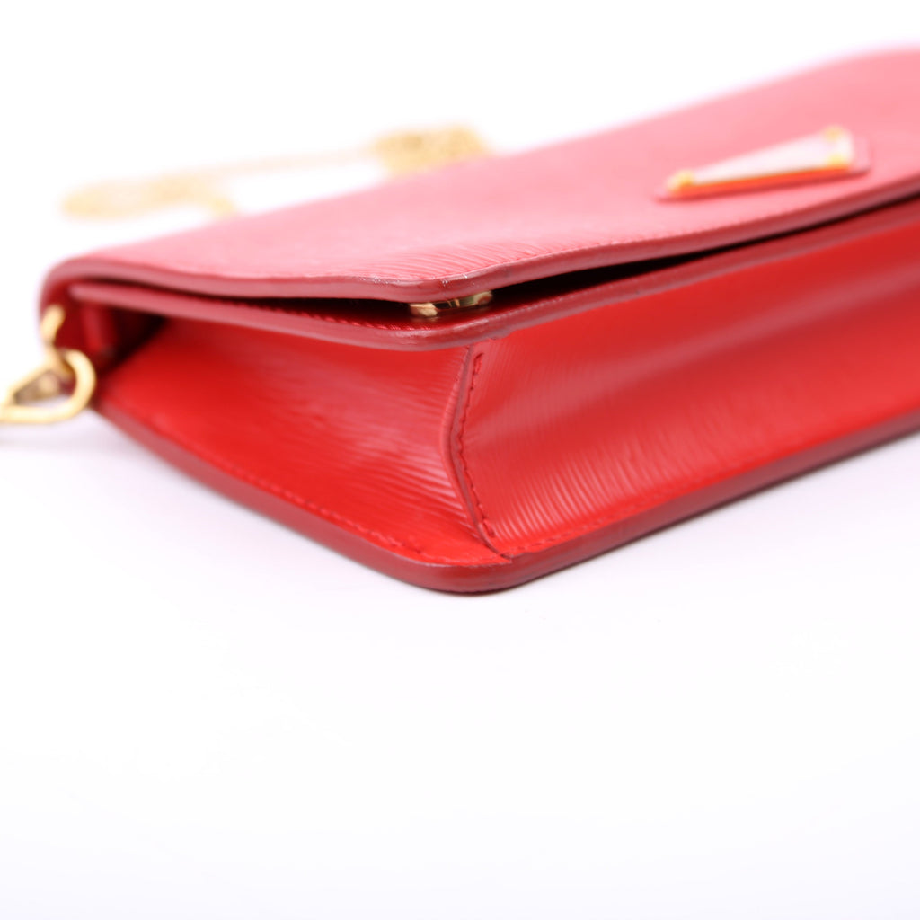 Vitello Move Chain Wallet Red