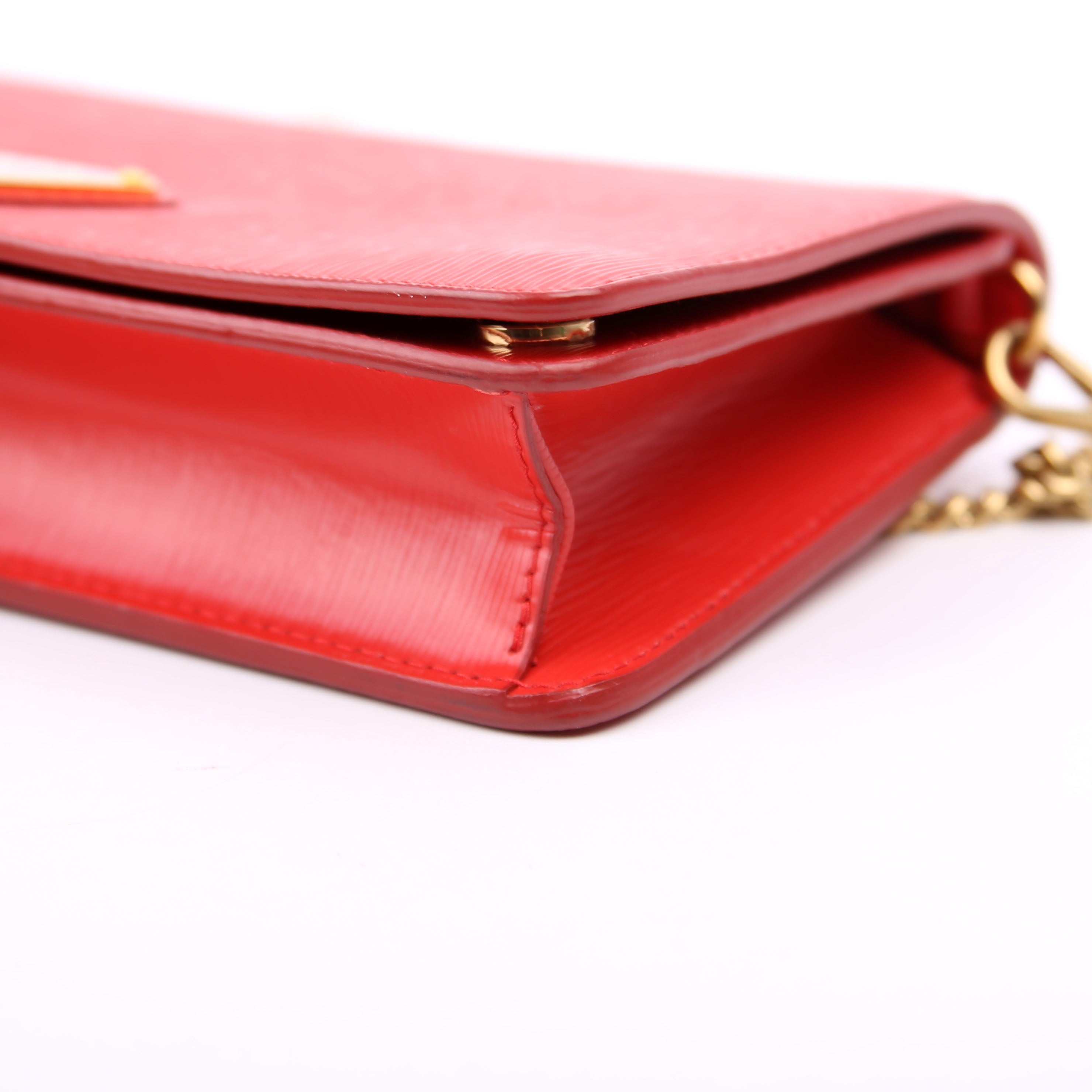 Vitello Move Chain Wallet Red