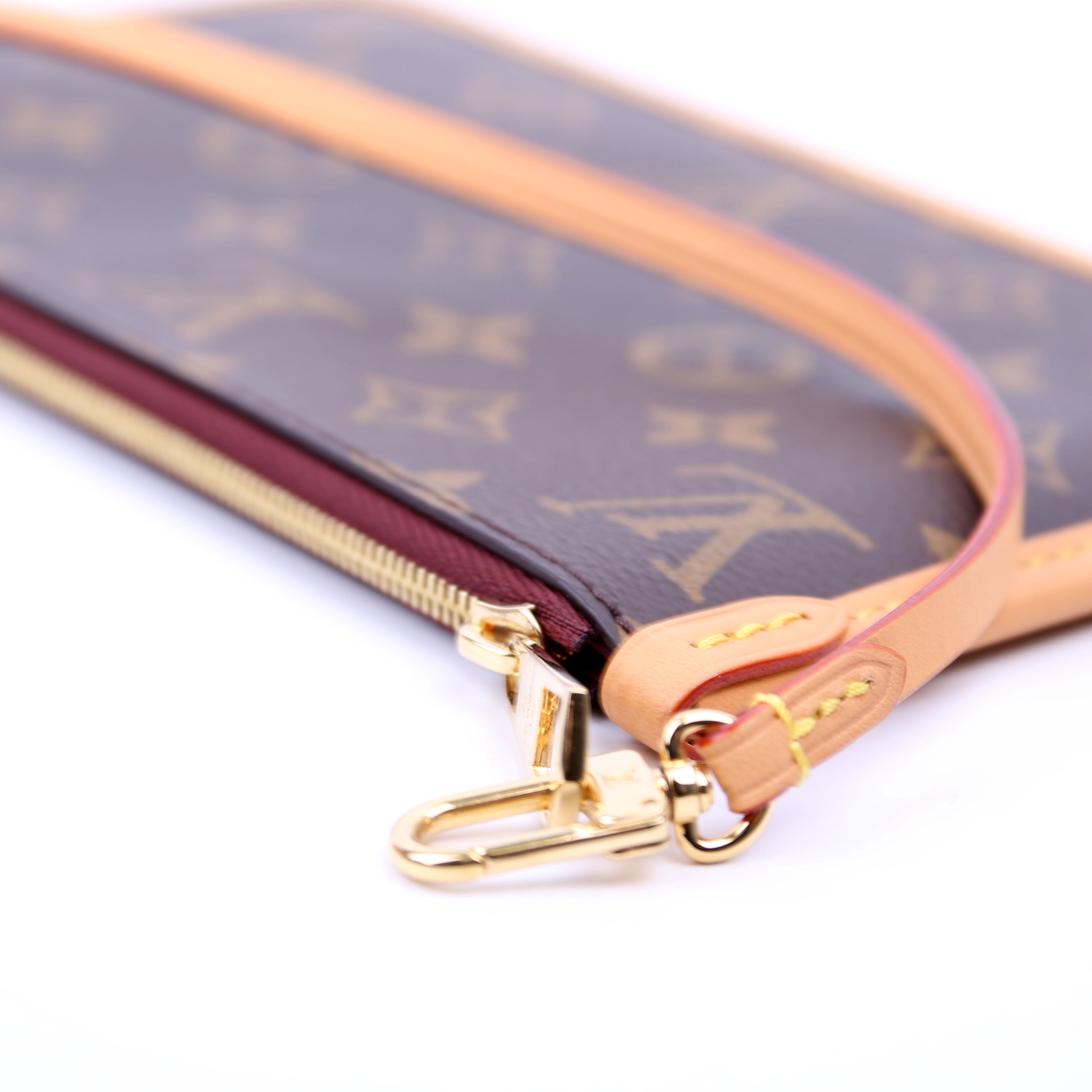 Pochette Only Carryall PM Monogram