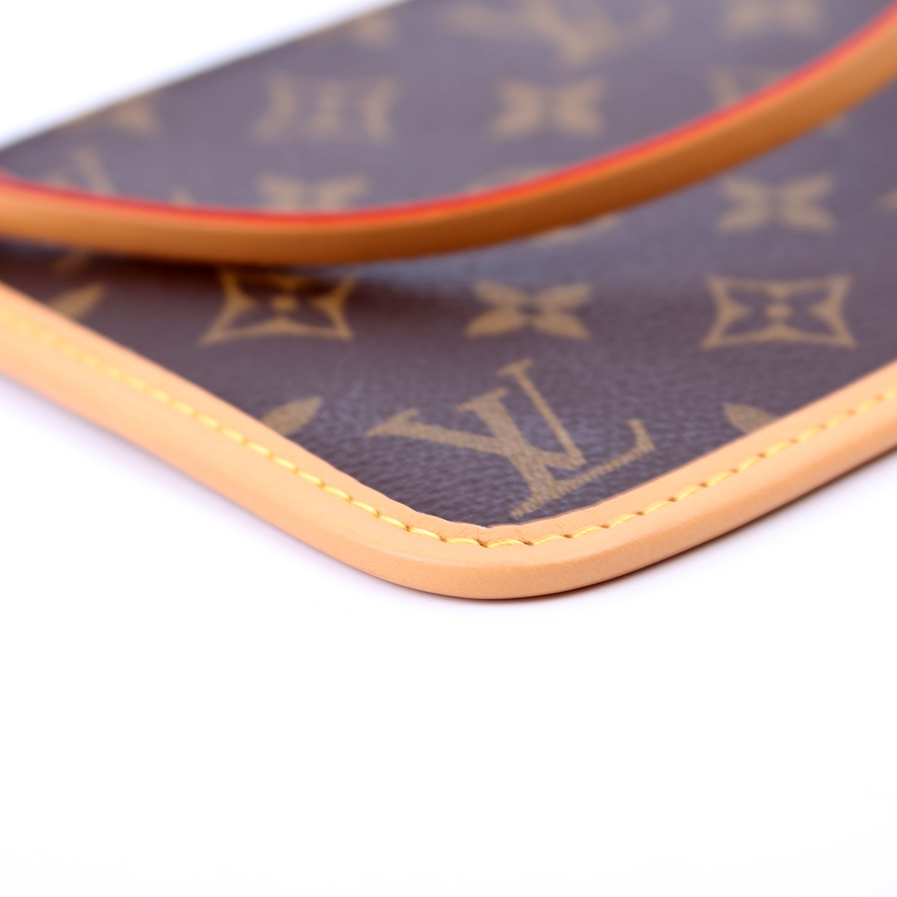 Pochette Only Carryall PM Monogram