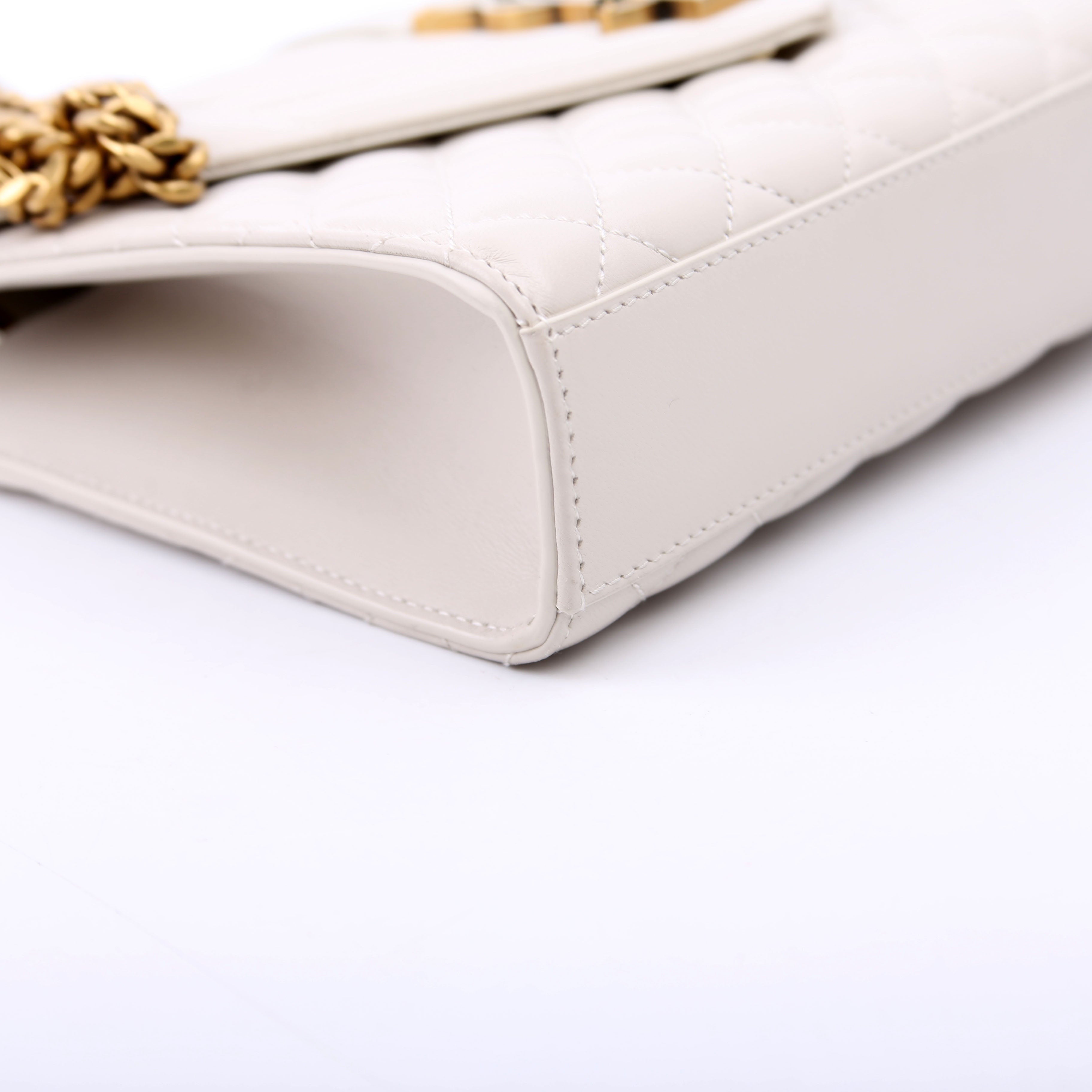 Envelope Medium Tri-Quilt White