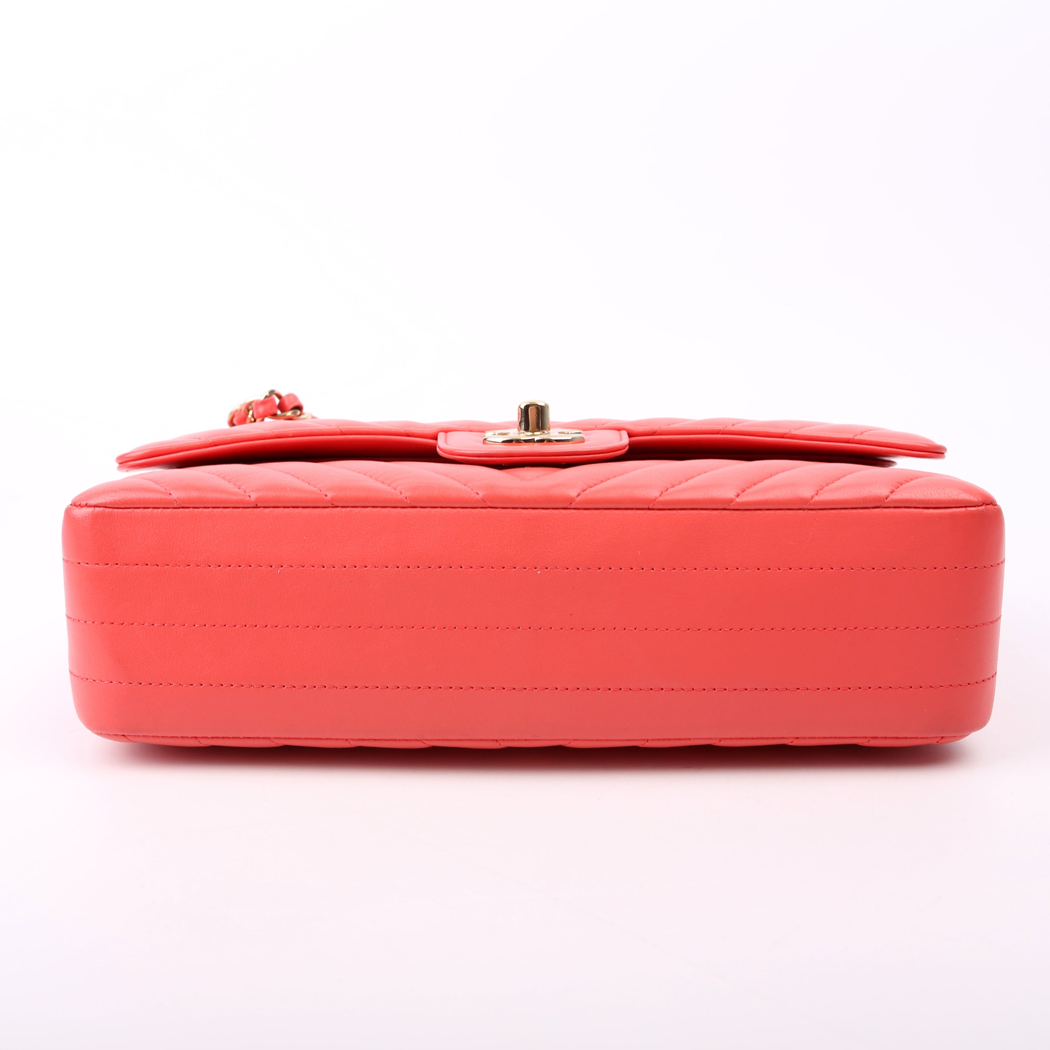 Classic Flap Medium Chevron Lambskin 27M Salmon