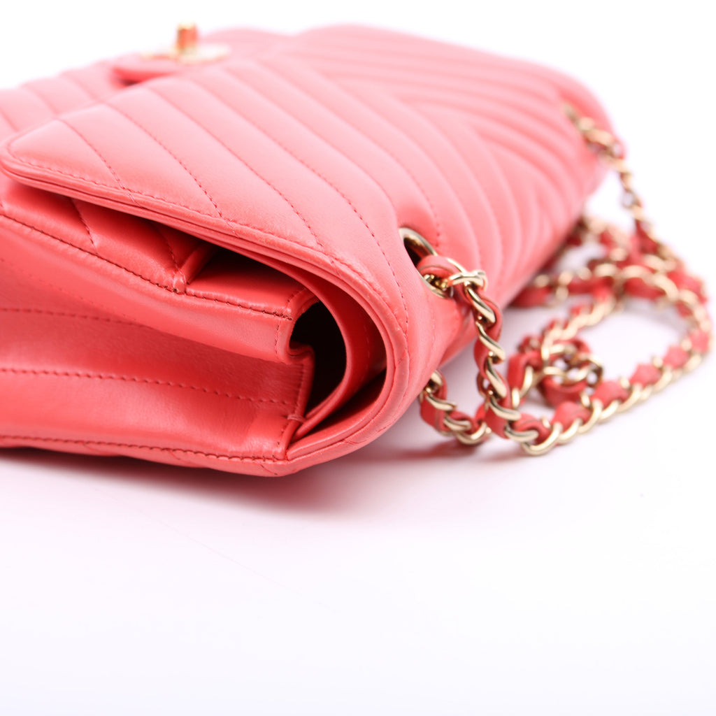 Classic Flap Medium Chevron Lambskin 27M Salmon