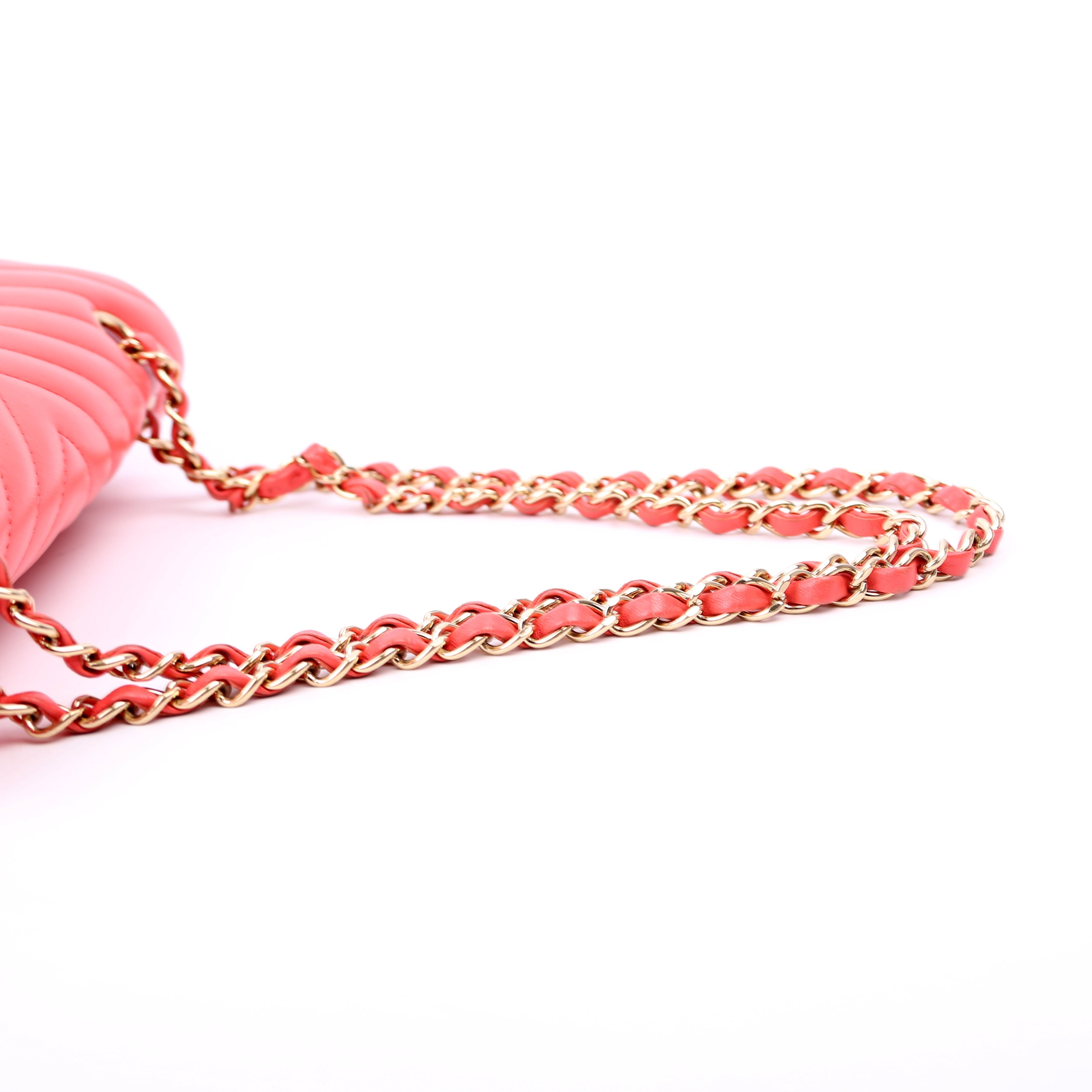 Classic Flap Medium Chevron Lambskin 27M Salmon
