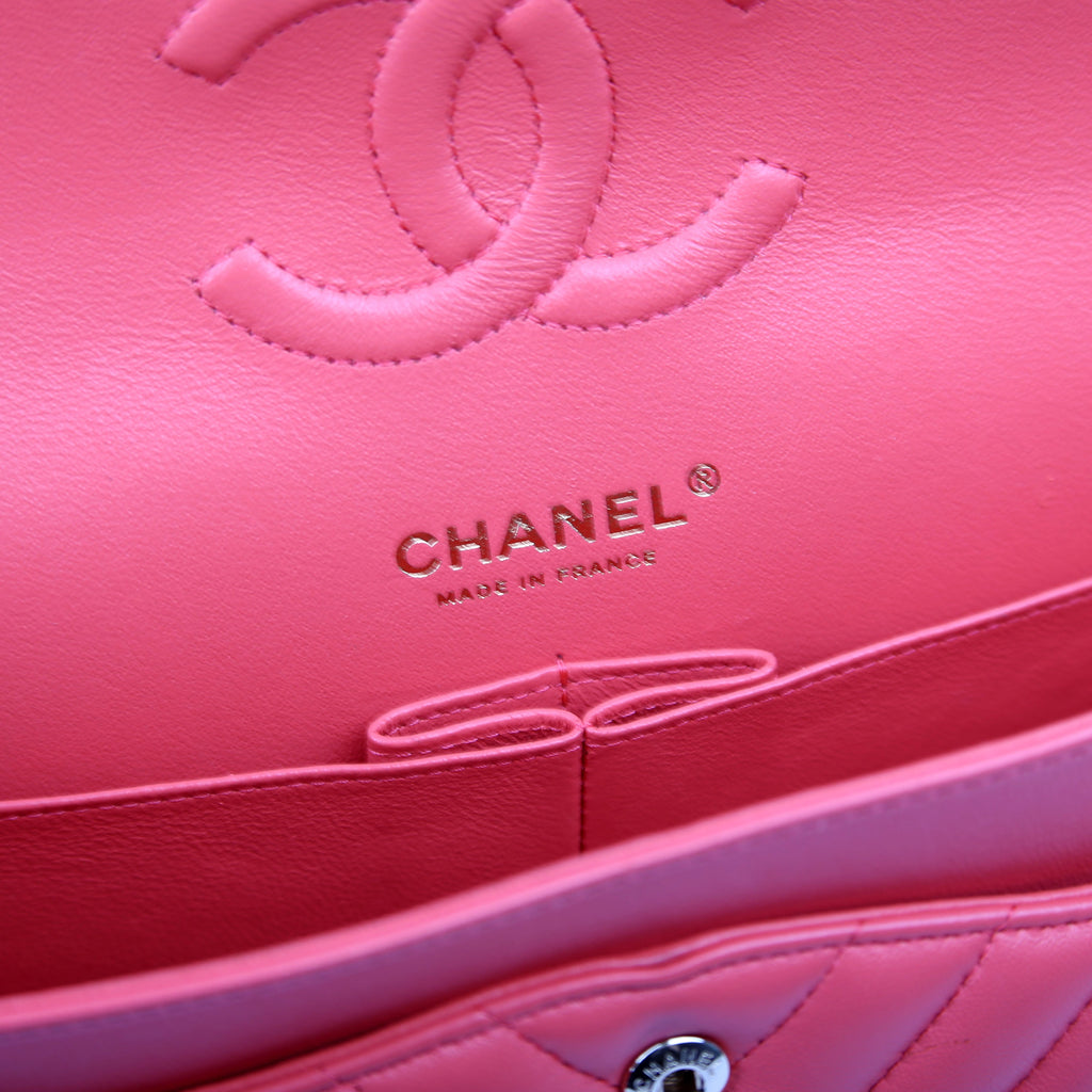 Classic Flap Medium Chevron Lambskin 27M Salmon