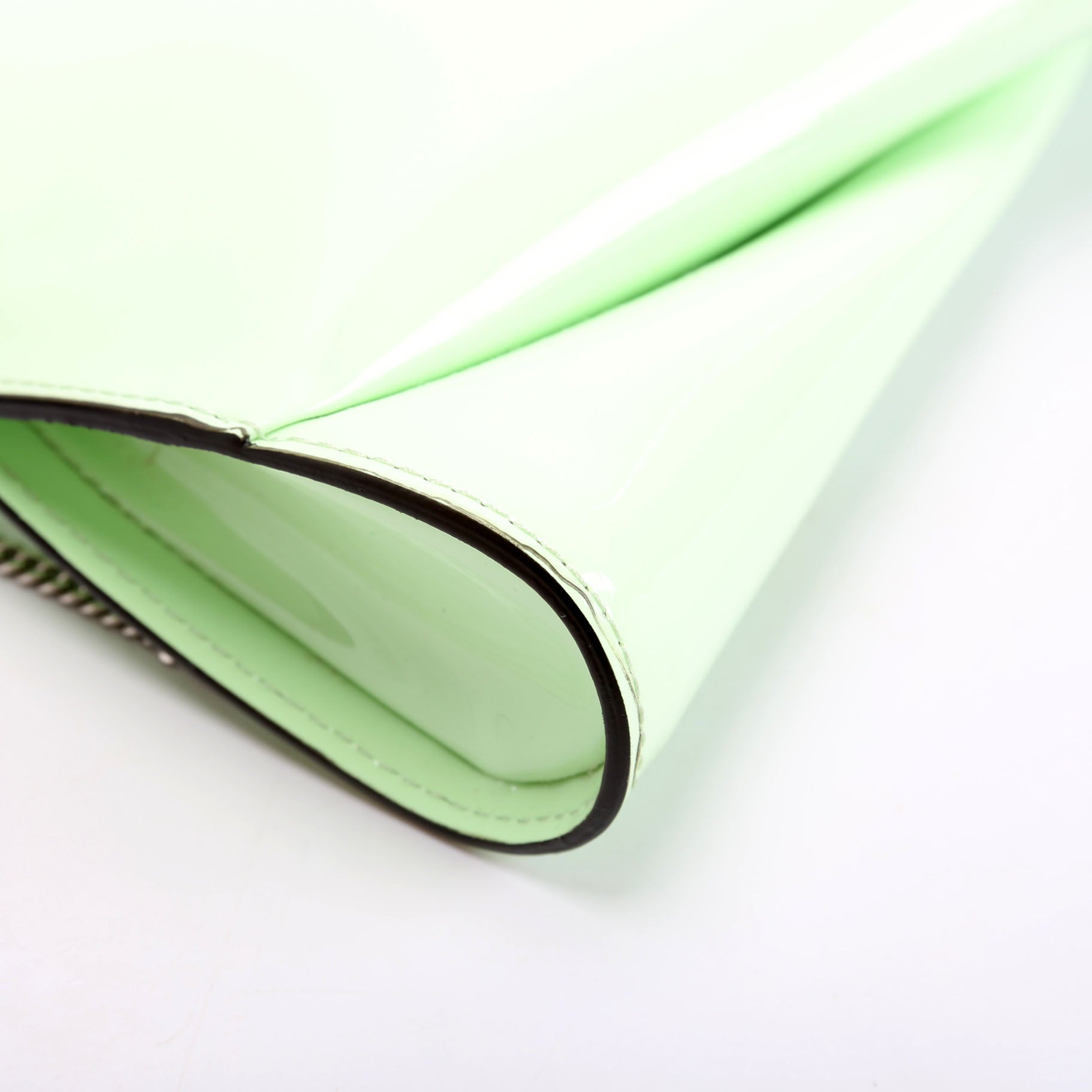 Loubitwist Patent Zip Chain Clutch Green