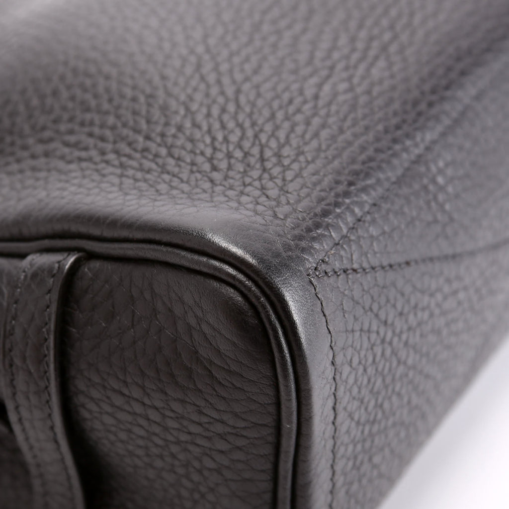 Victoria PM Pouch Taurillon Clemence Black