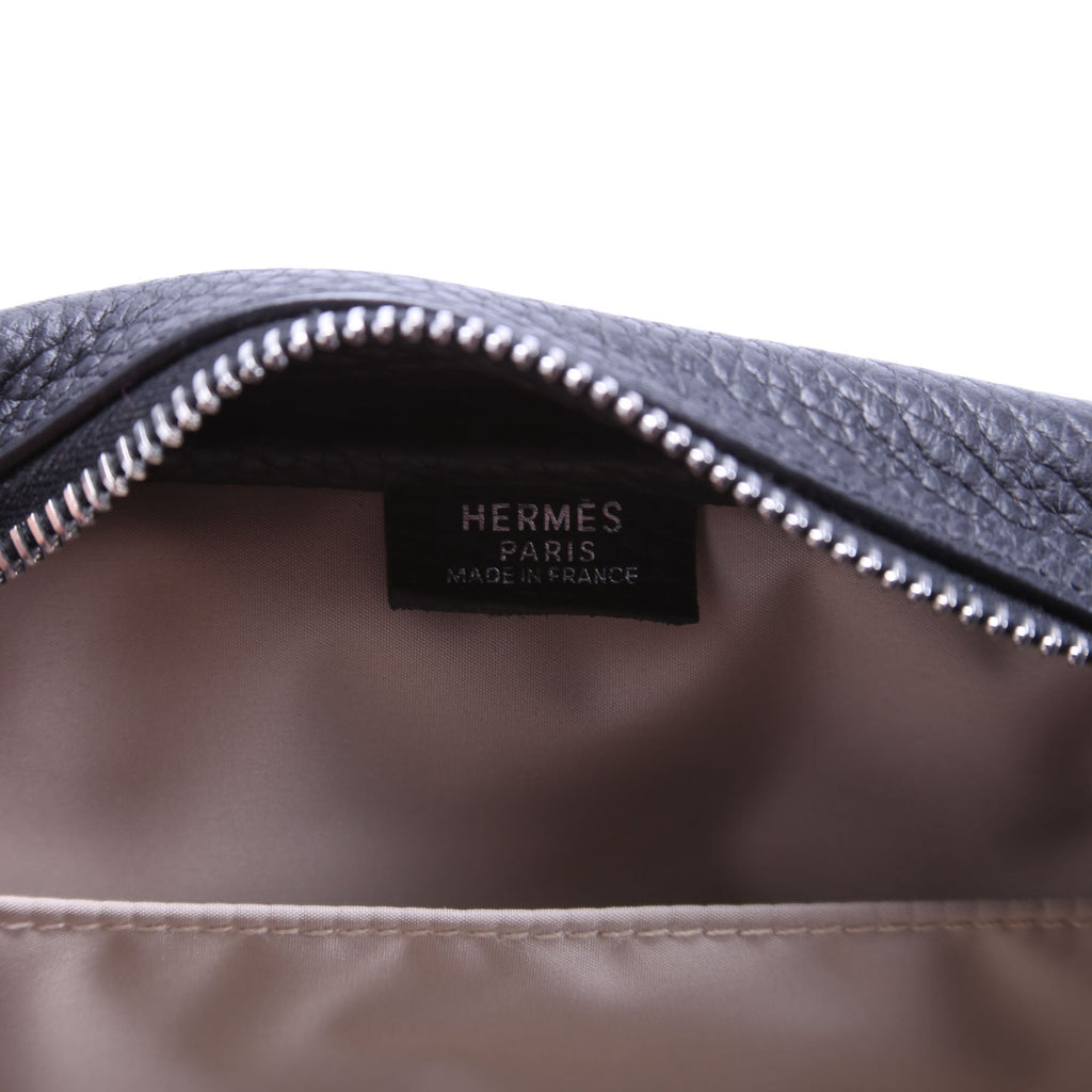 Victoria PM Pouch Taurillon Clemence Black