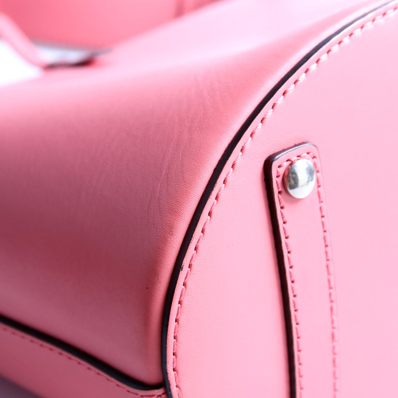Supple Calfskin Bucket Bag Medium Pink