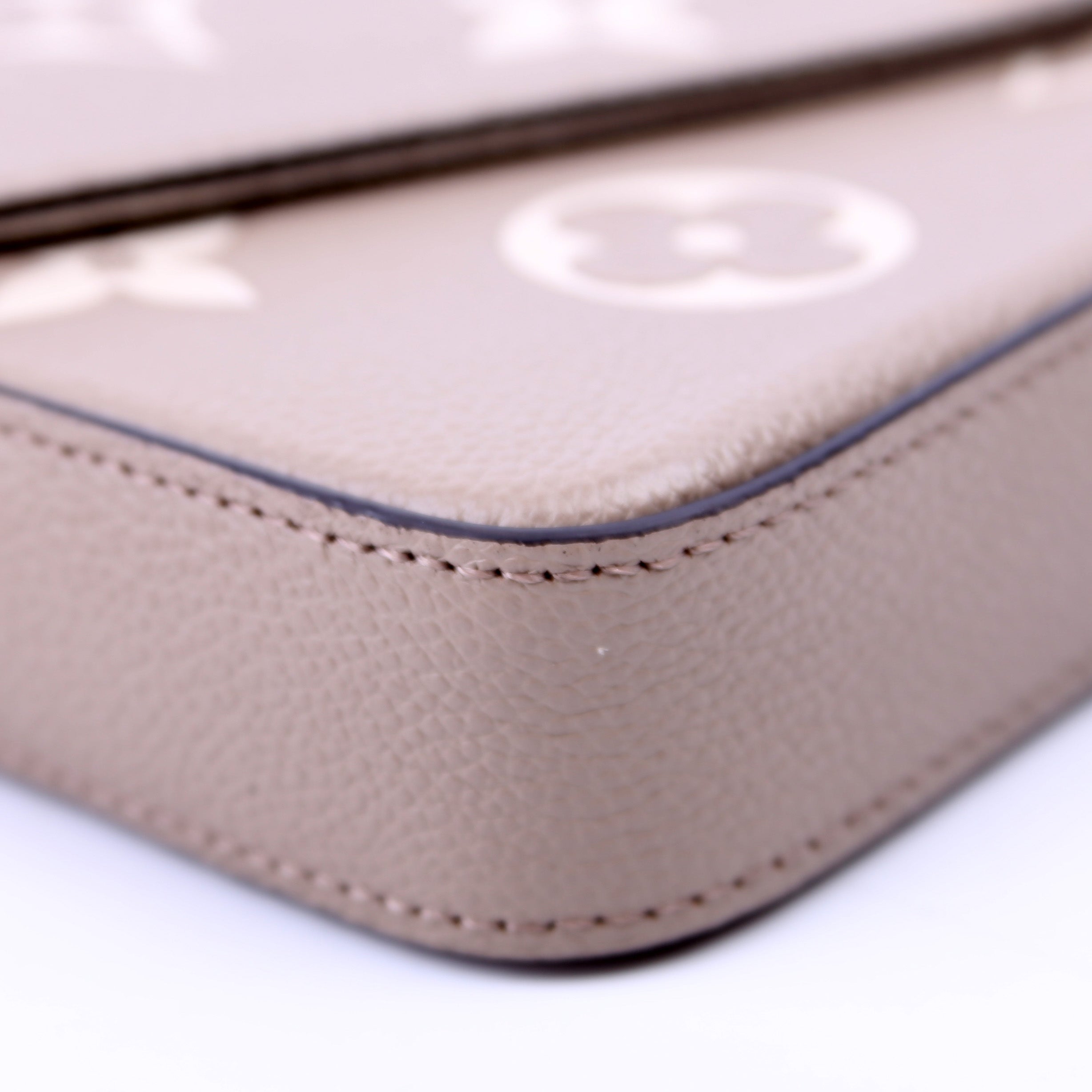 Pochette Felicie Bicolor Empreinte Turtledove