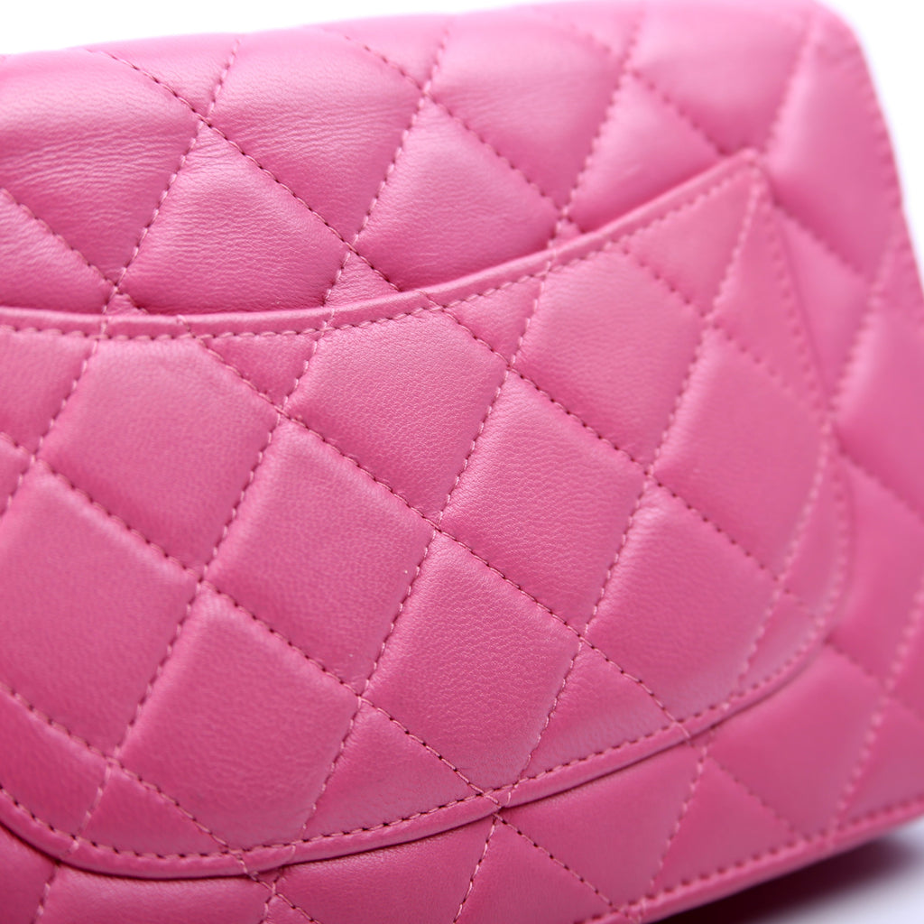 WOC Classic Quilted Lambskin Pink