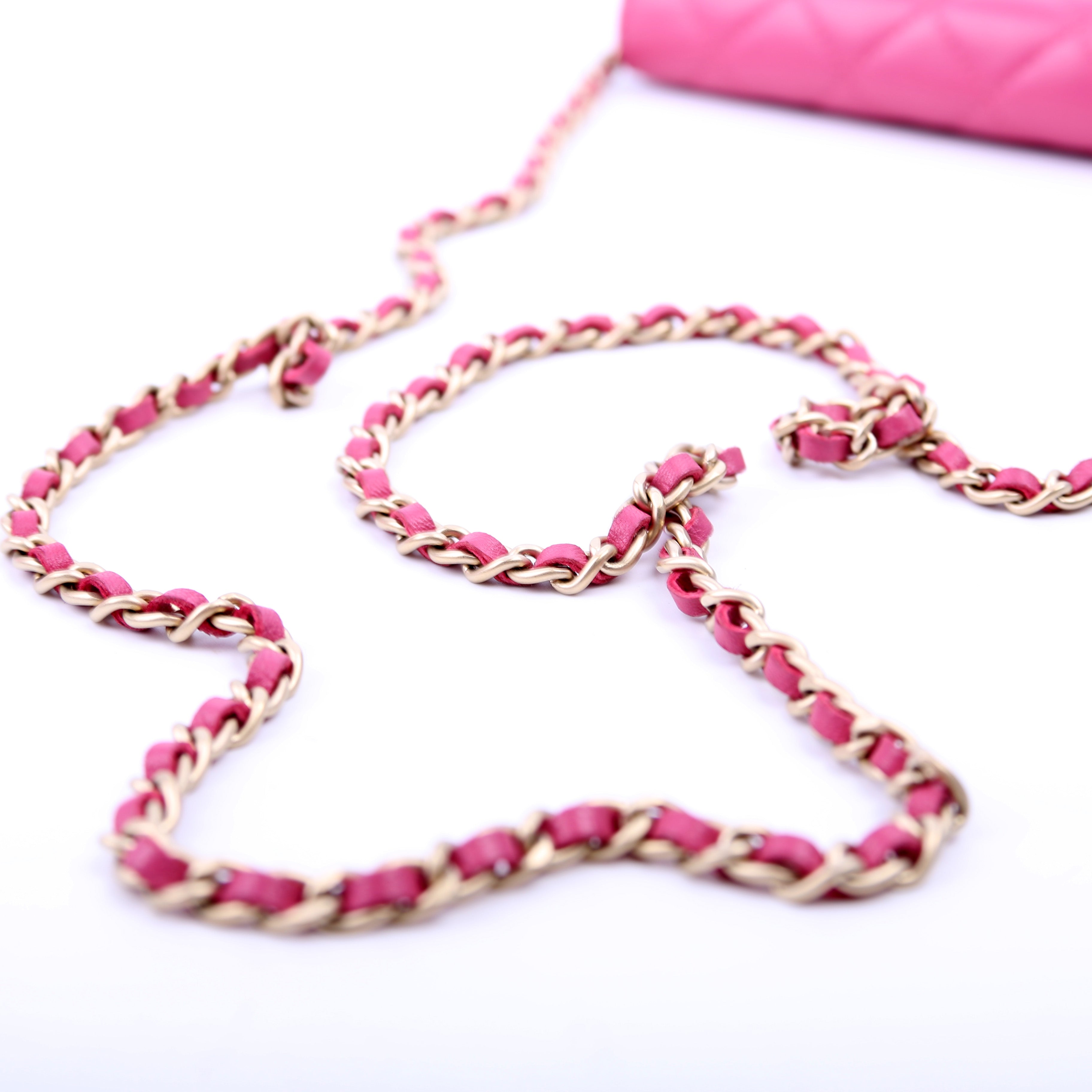 WOC Classic Quilted Lambskin Pink