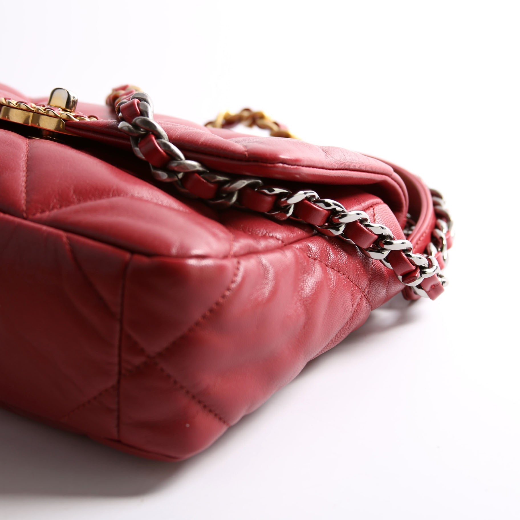 Quilted Goatskin 19 Medium Flap 30M Red