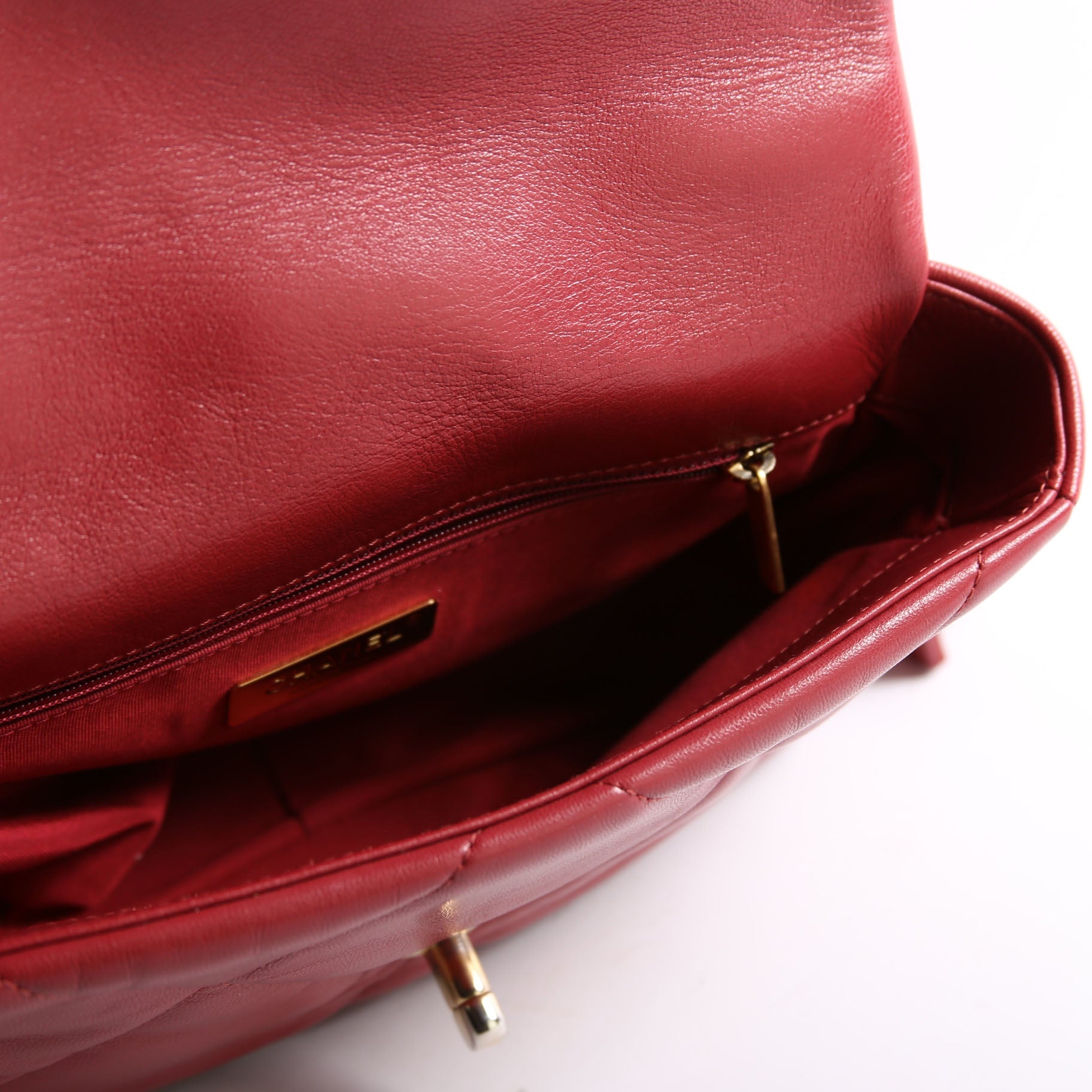 Quilted Goatskin 19 Medium Flap 30M Red