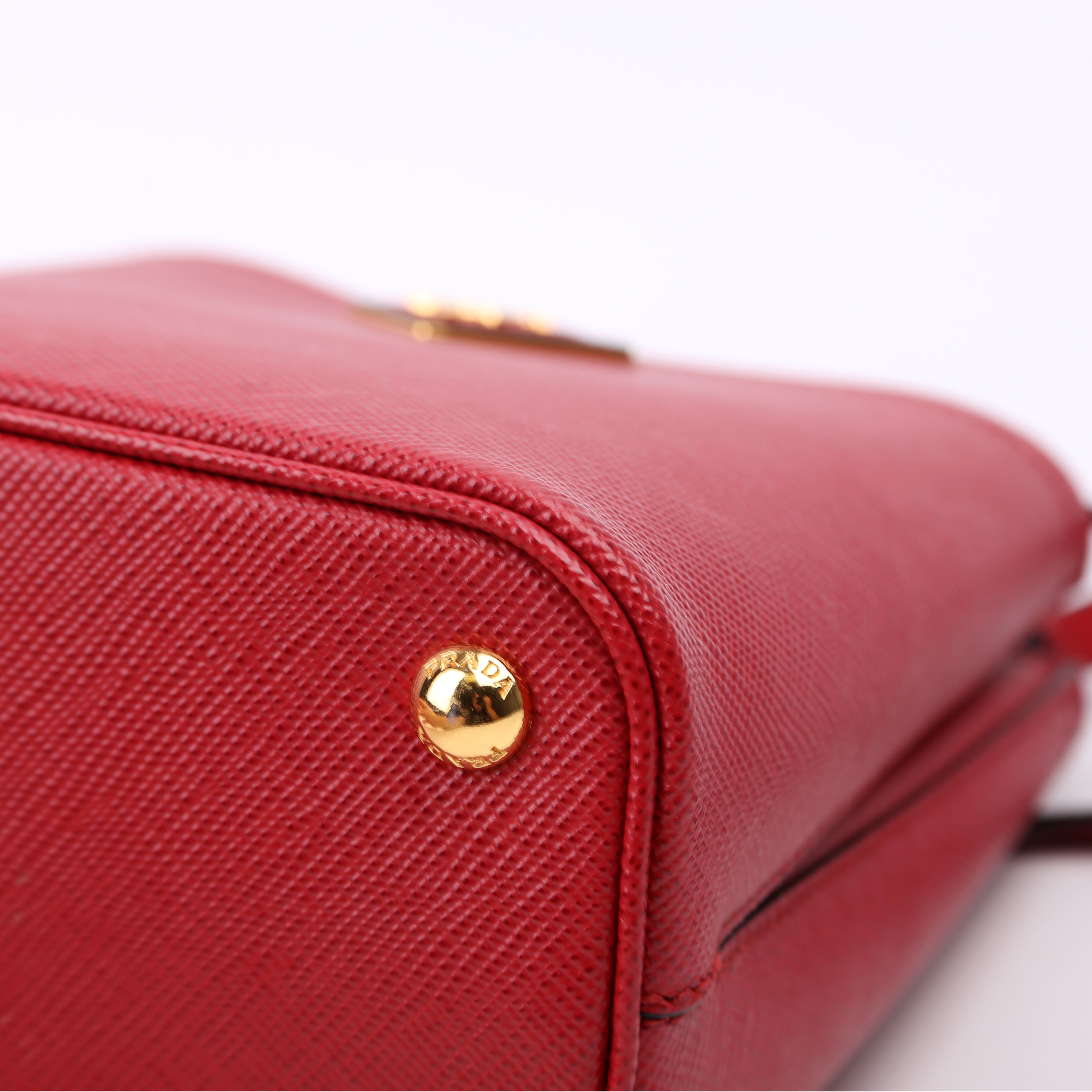 Saffiano Cuir Small Panier Bag Red