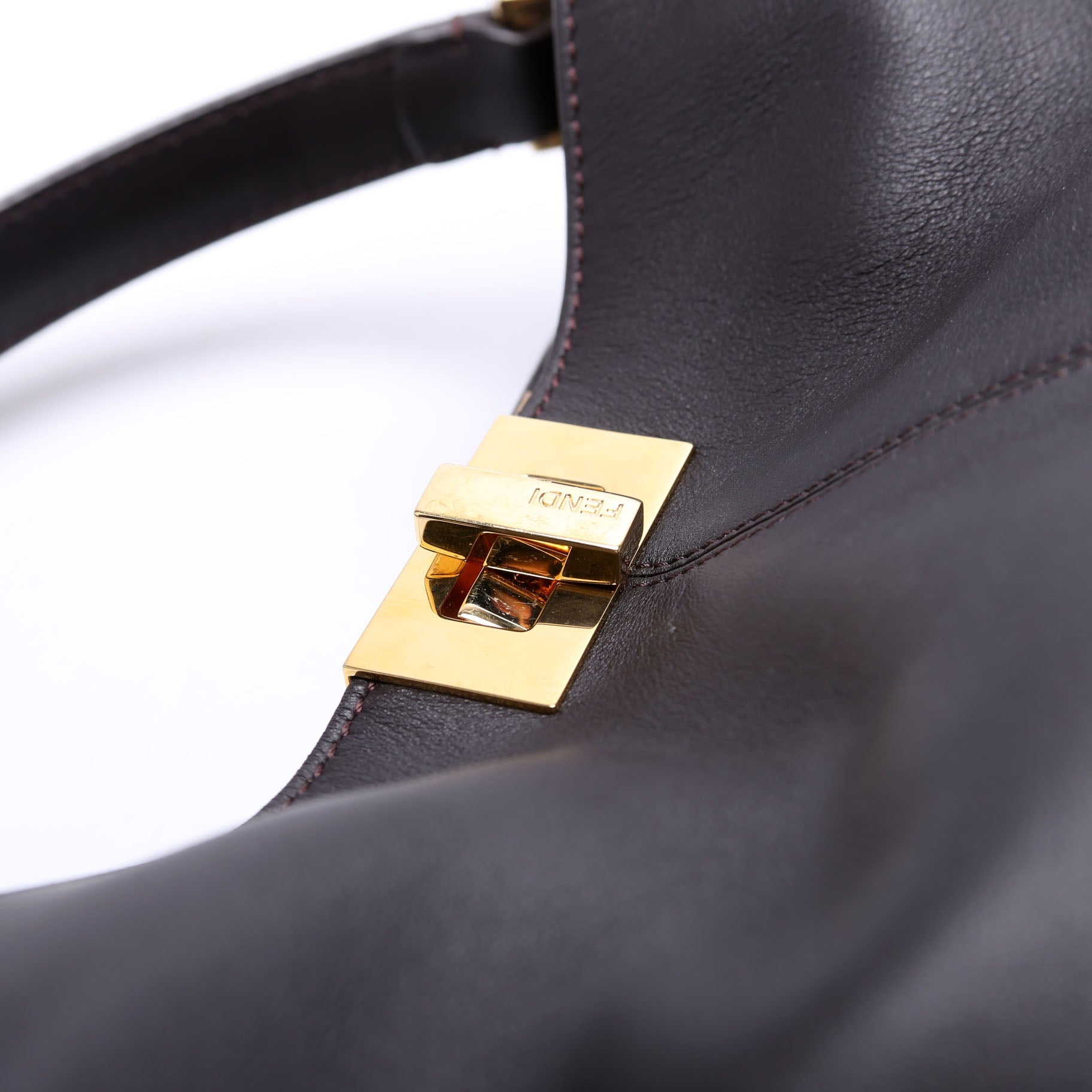 8BN310 Peekaboo X-Lite Medium Black